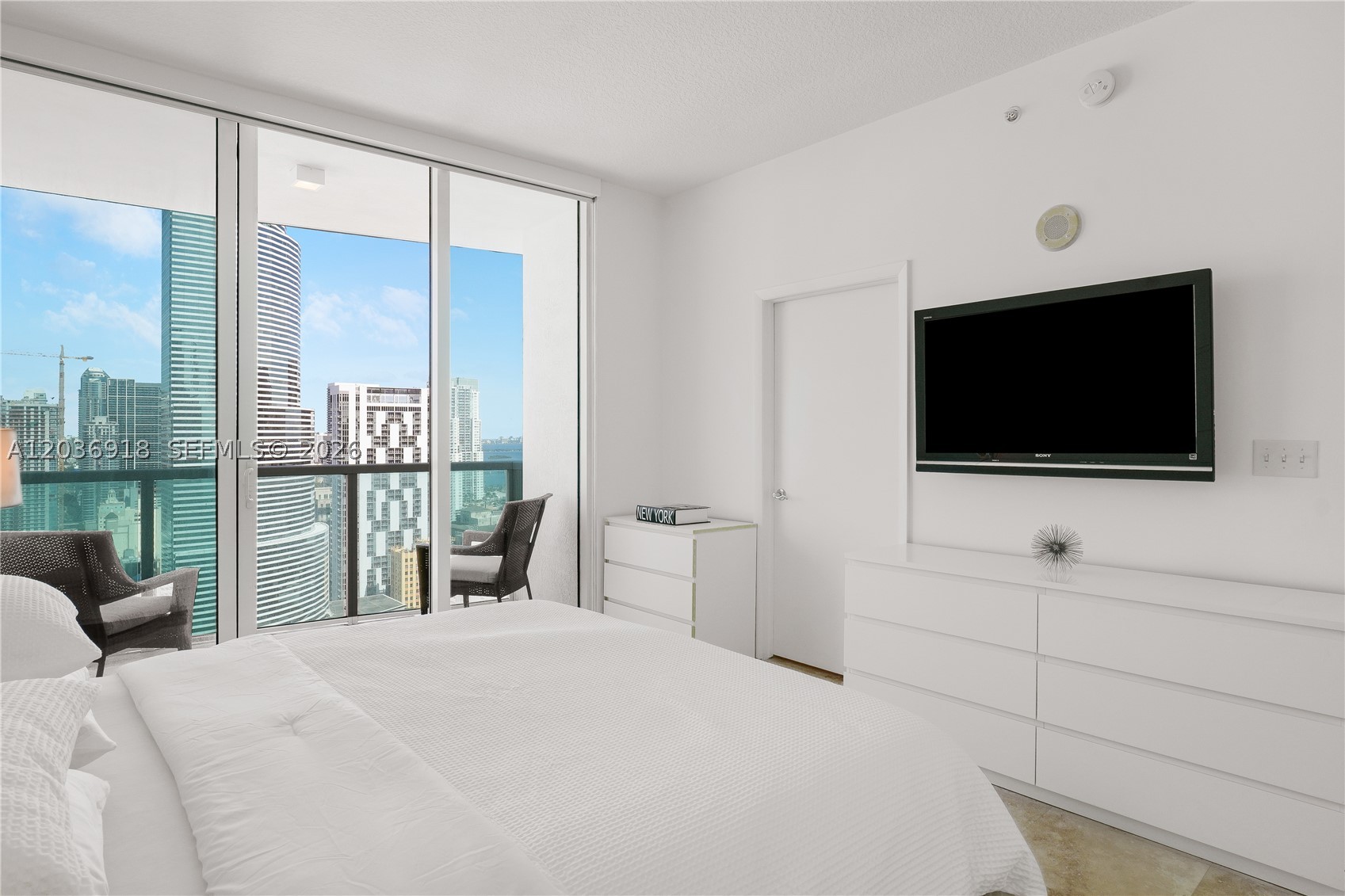 31 SE 5th St #3812, Miami FL 33131