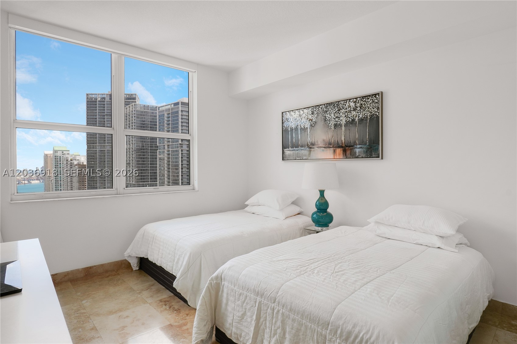 31 SE 5th St #3812, Miami FL 33131