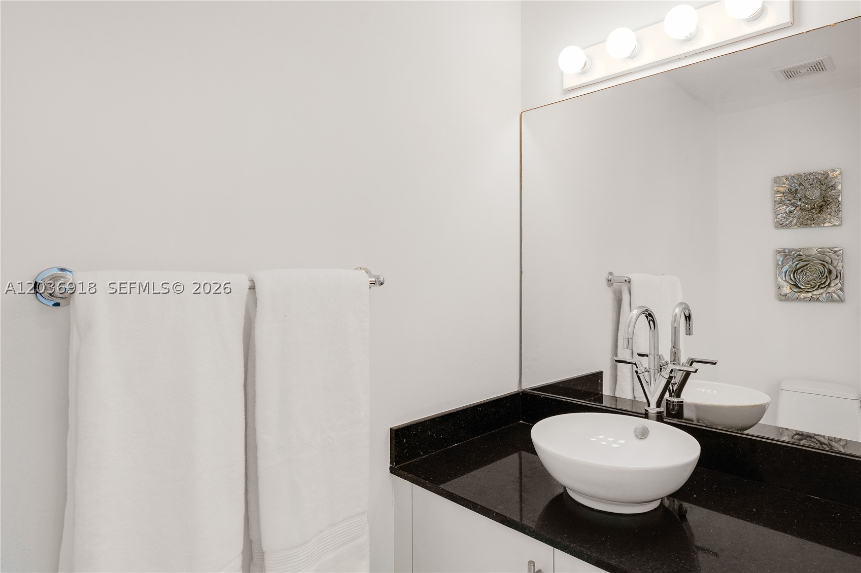 31 SE 5th St #3812, Miami FL 33131