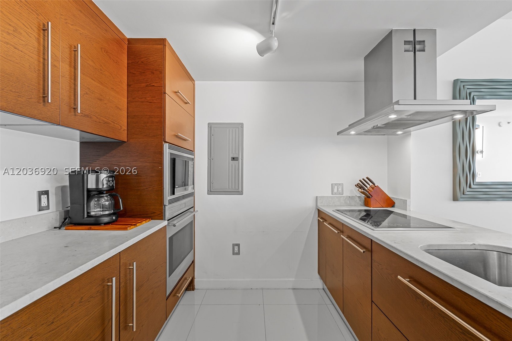 495 Brickell Ave #905, Miami FL 33131