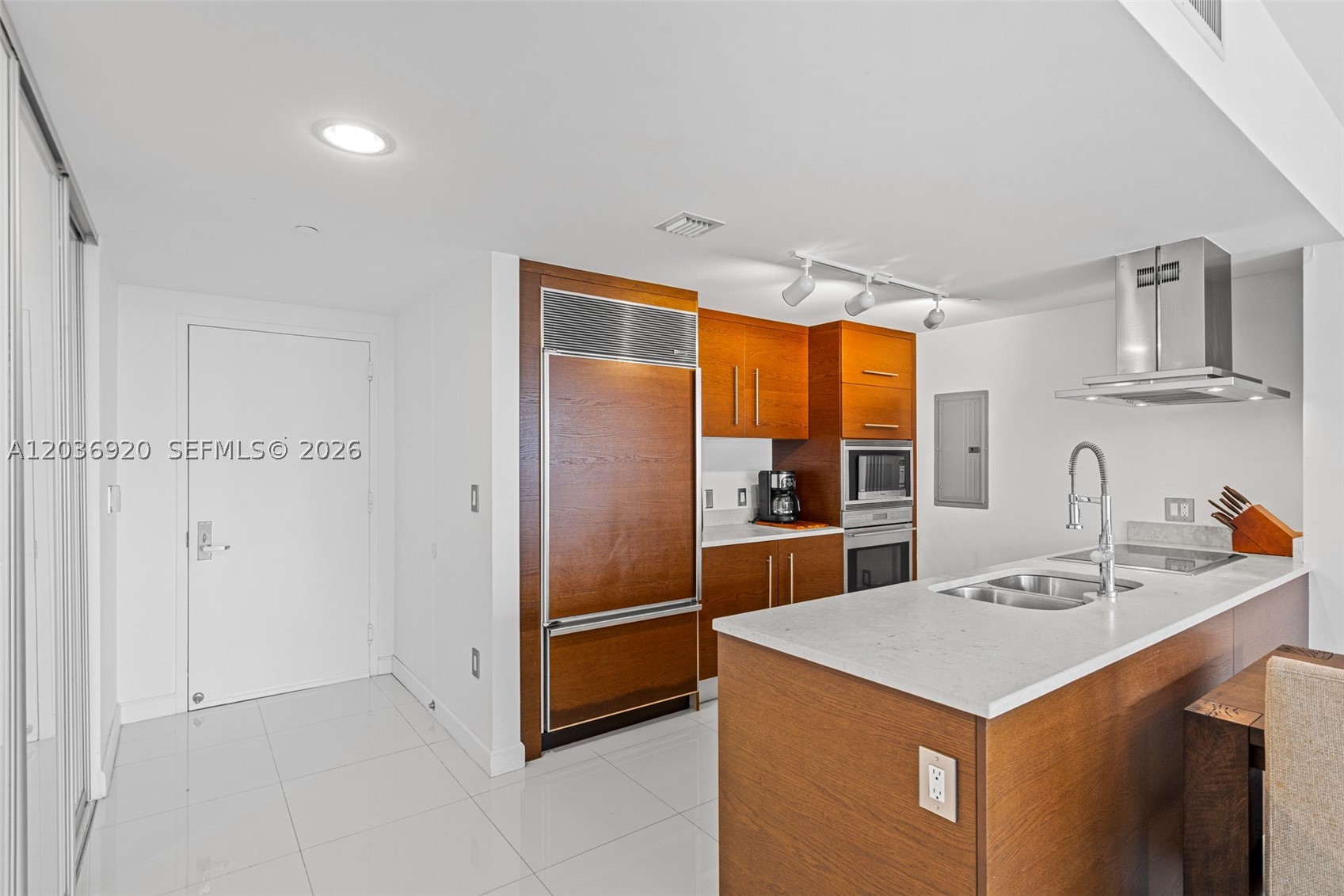 495 Brickell Ave #905, Miami FL 33131