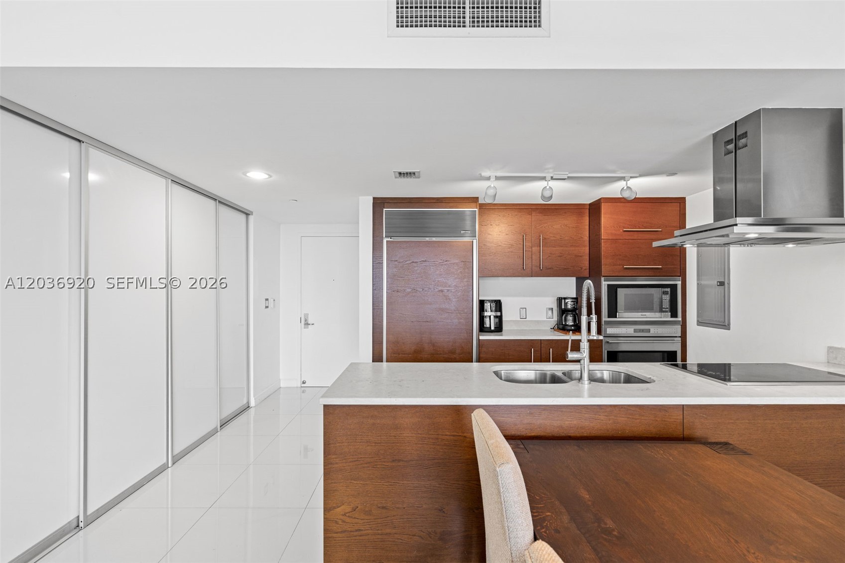 495 Brickell Ave #905, Miami FL 33131