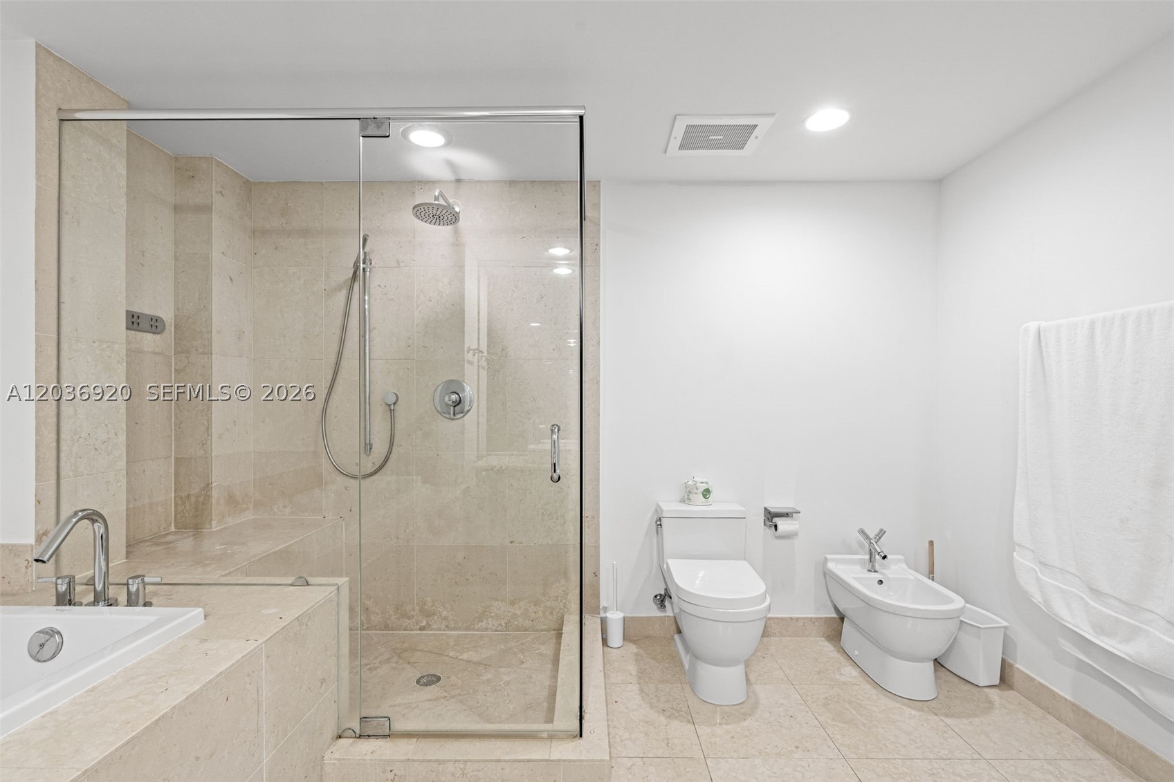 495 Brickell Ave #905, Miami FL 33131