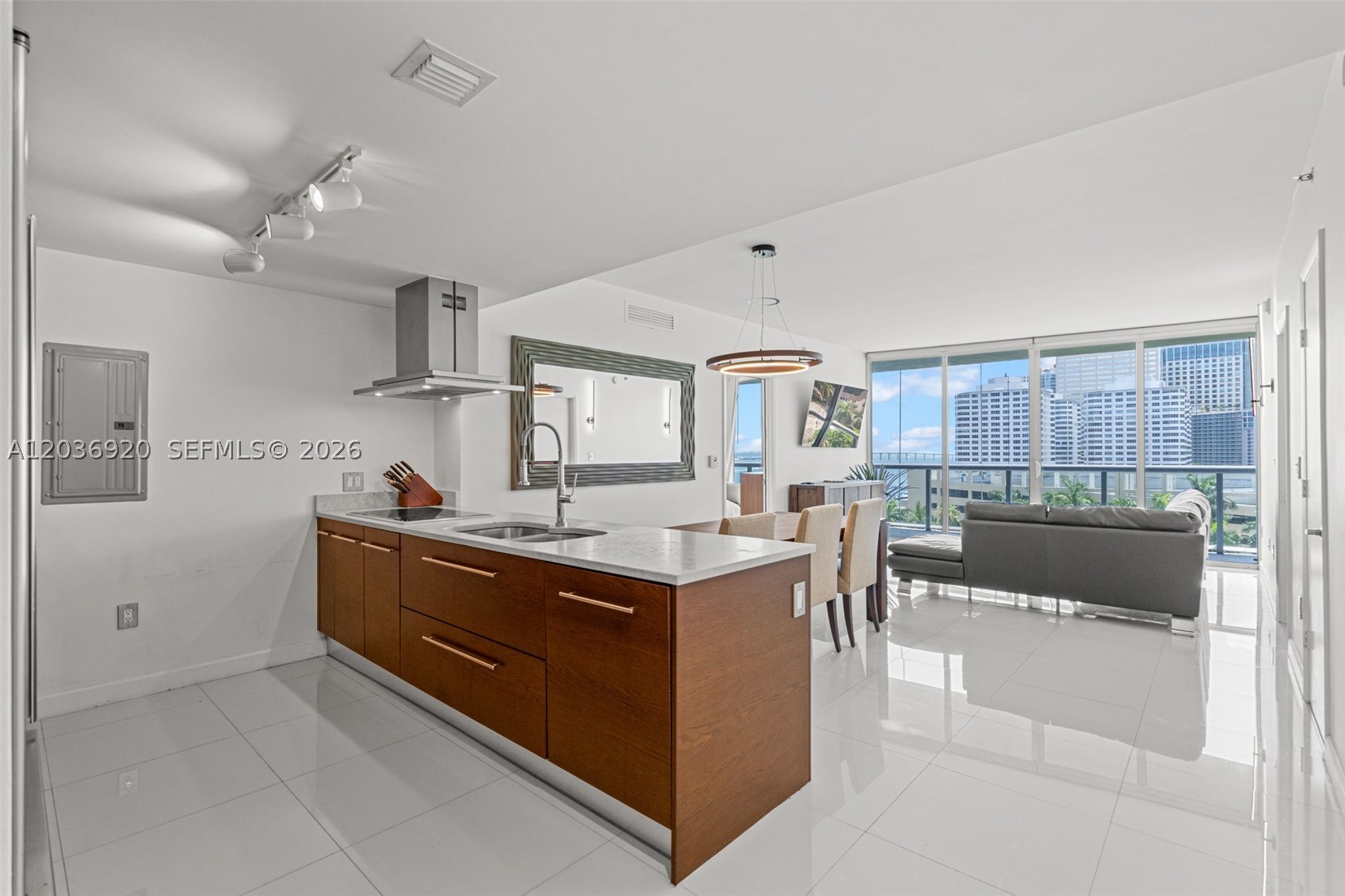 495 Brickell Ave #905, Miami FL 33131