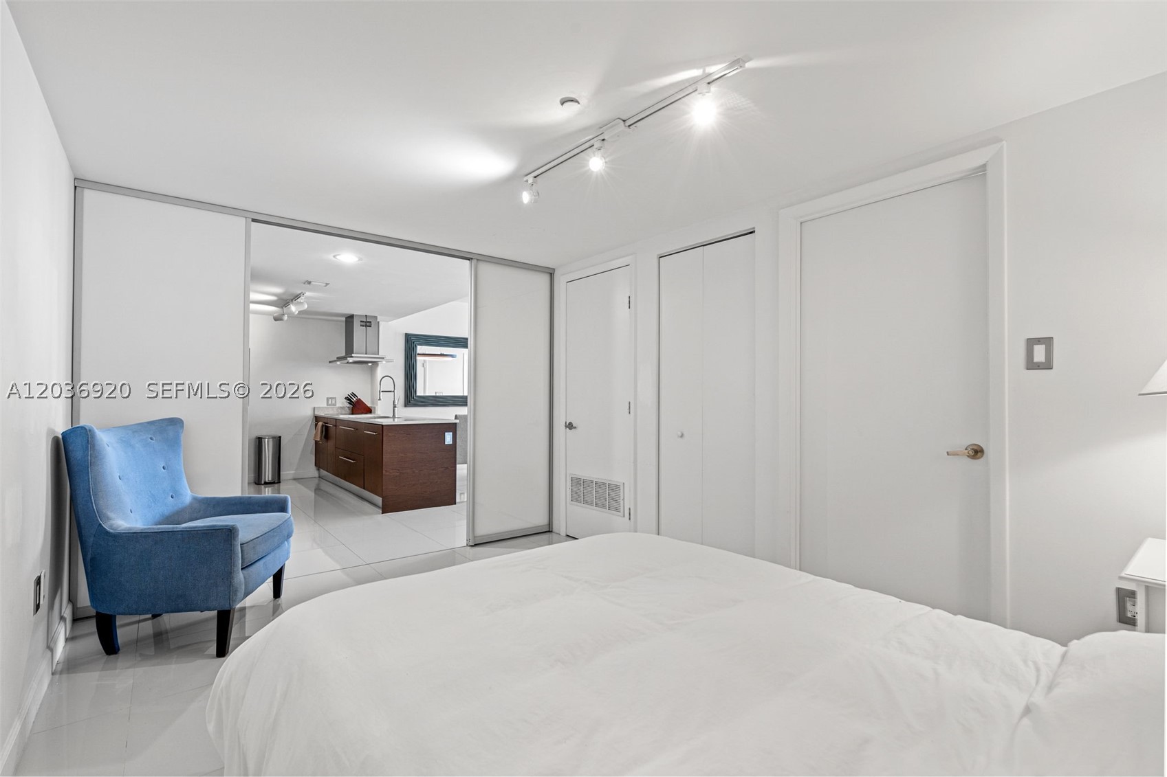 495 Brickell Ave #905, Miami FL 33131