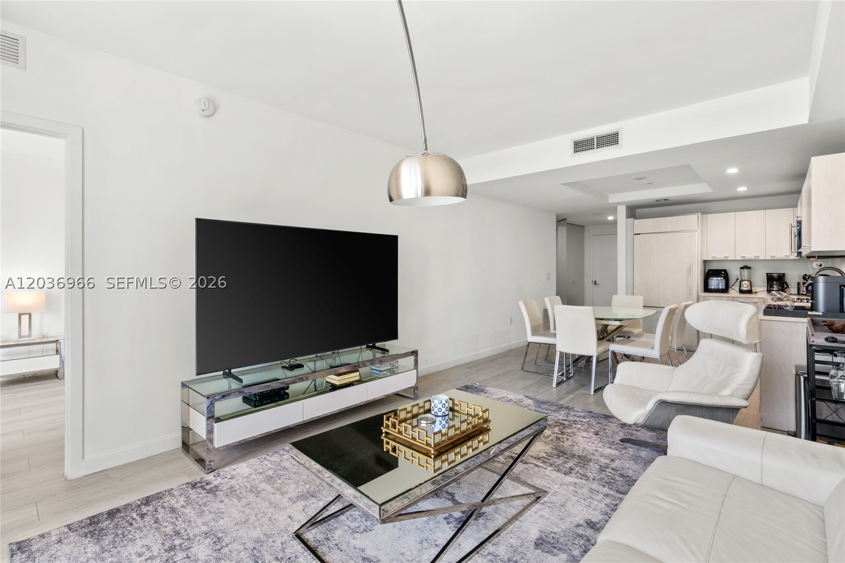 55 SW 9th St #1904, Miami FL 33130