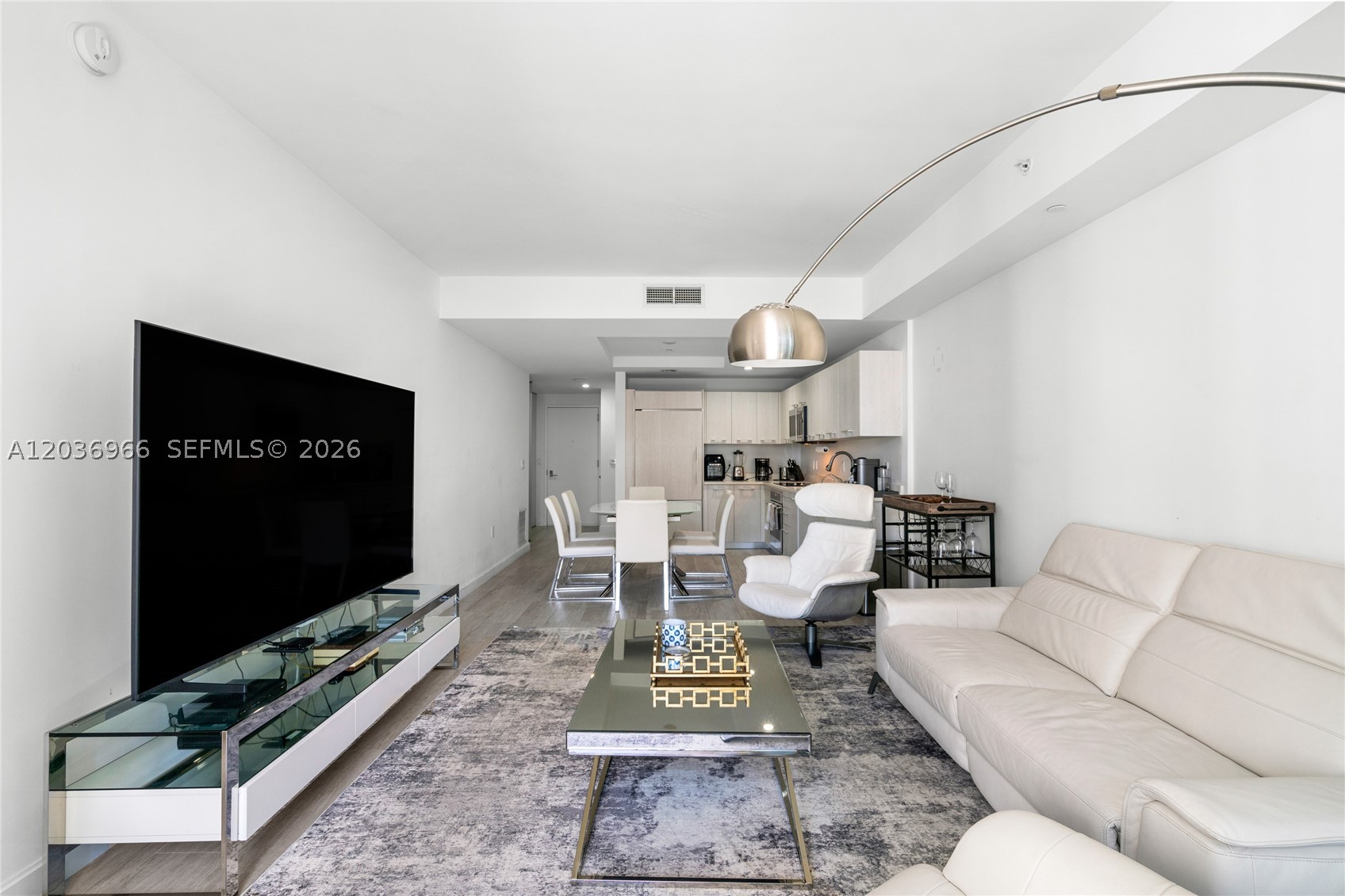 55 SW 9th St #1904, Miami FL 33130
