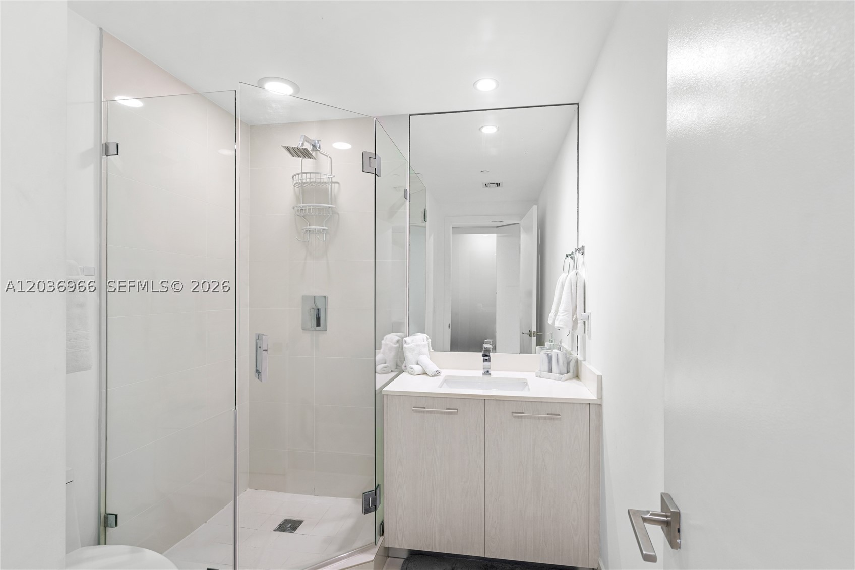 55 SW 9th St #1904, Miami FL 33130