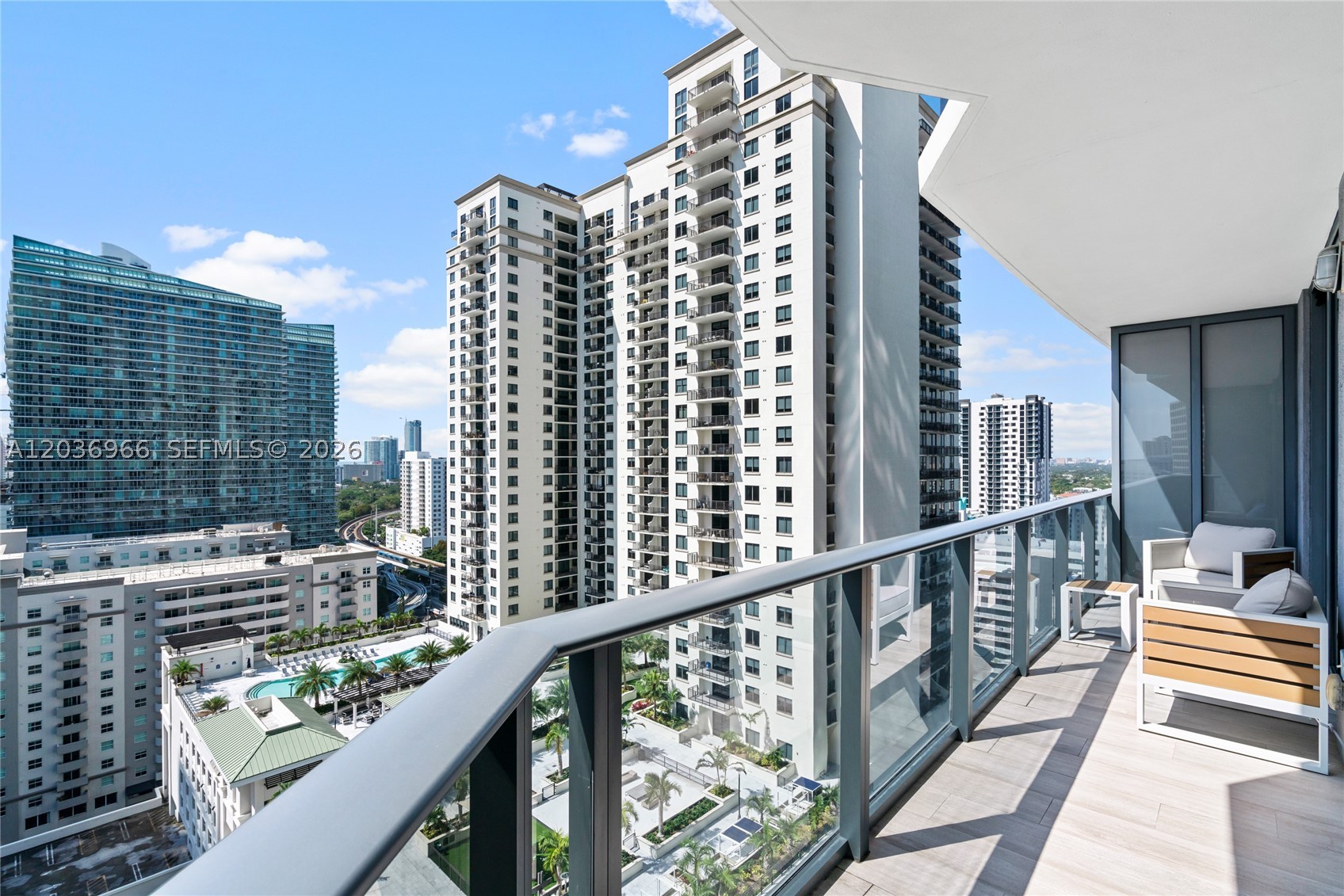 55 SW 9th St #1904, Miami FL 33130