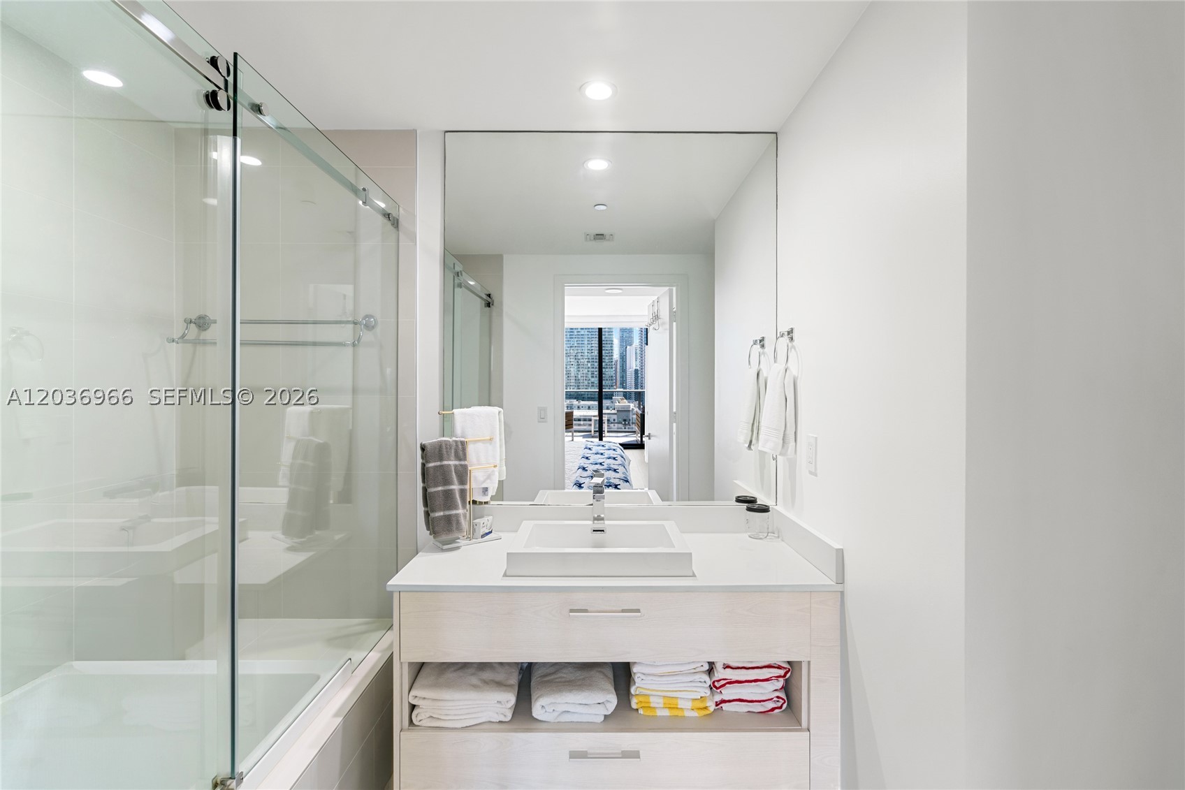 55 SW 9th St #1904, Miami FL 33130