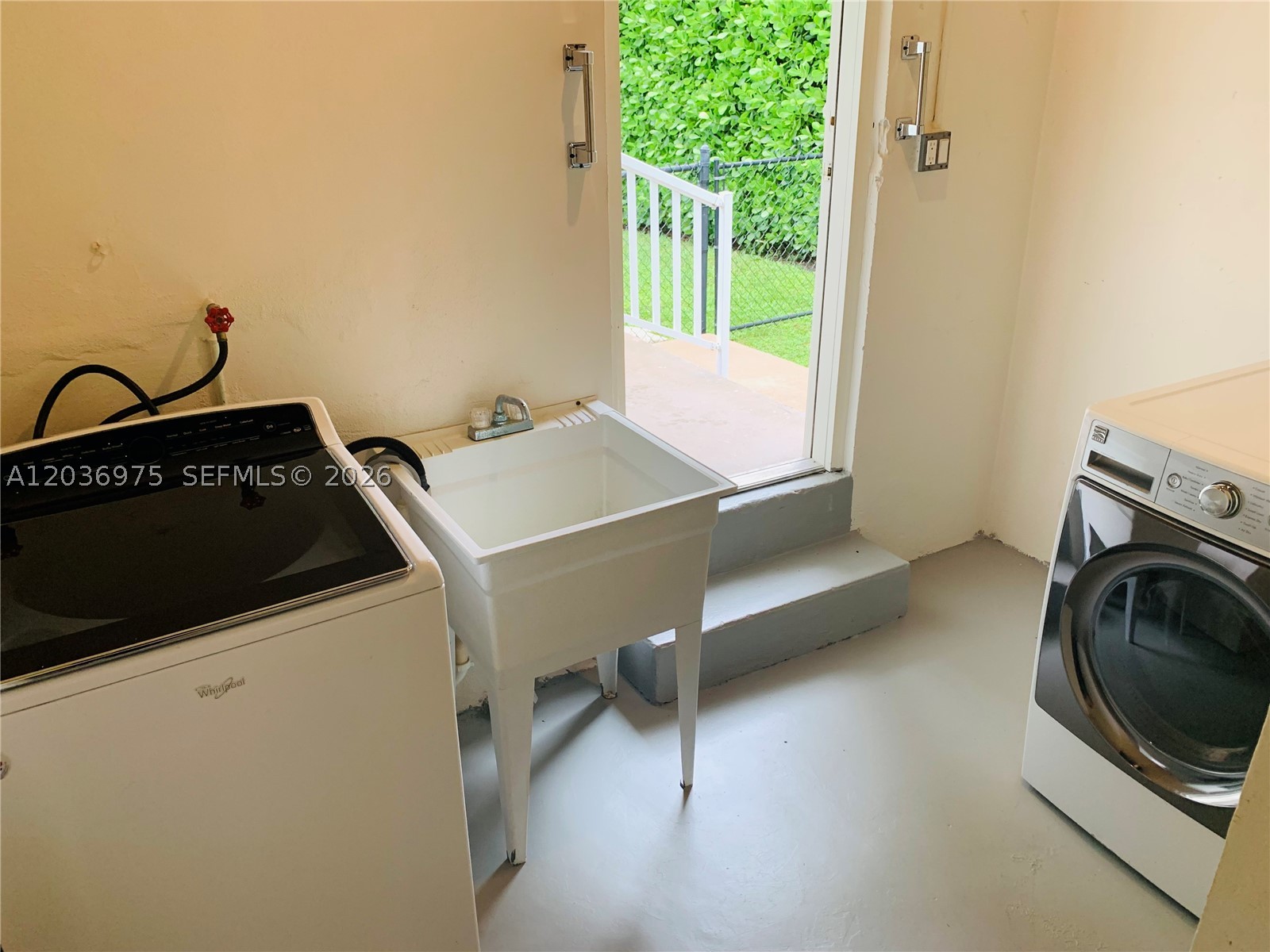 1244 S Alhambra Cir #1244, Coral Gables FL 33146