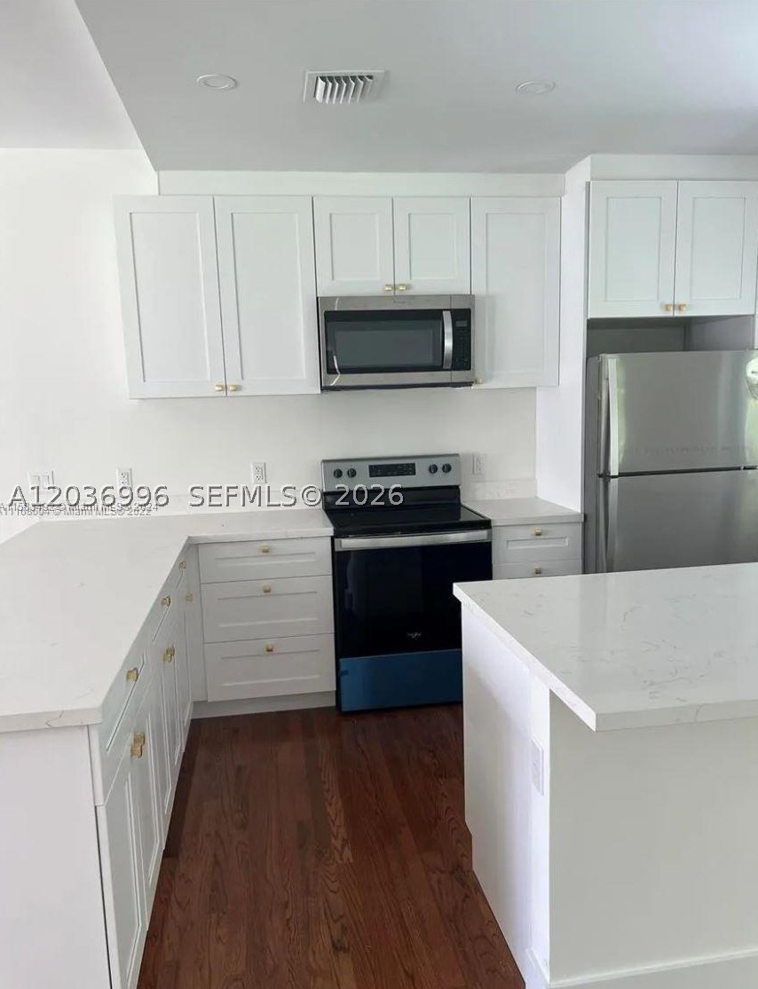 2250 SW 21 St, Miami FL 33145
