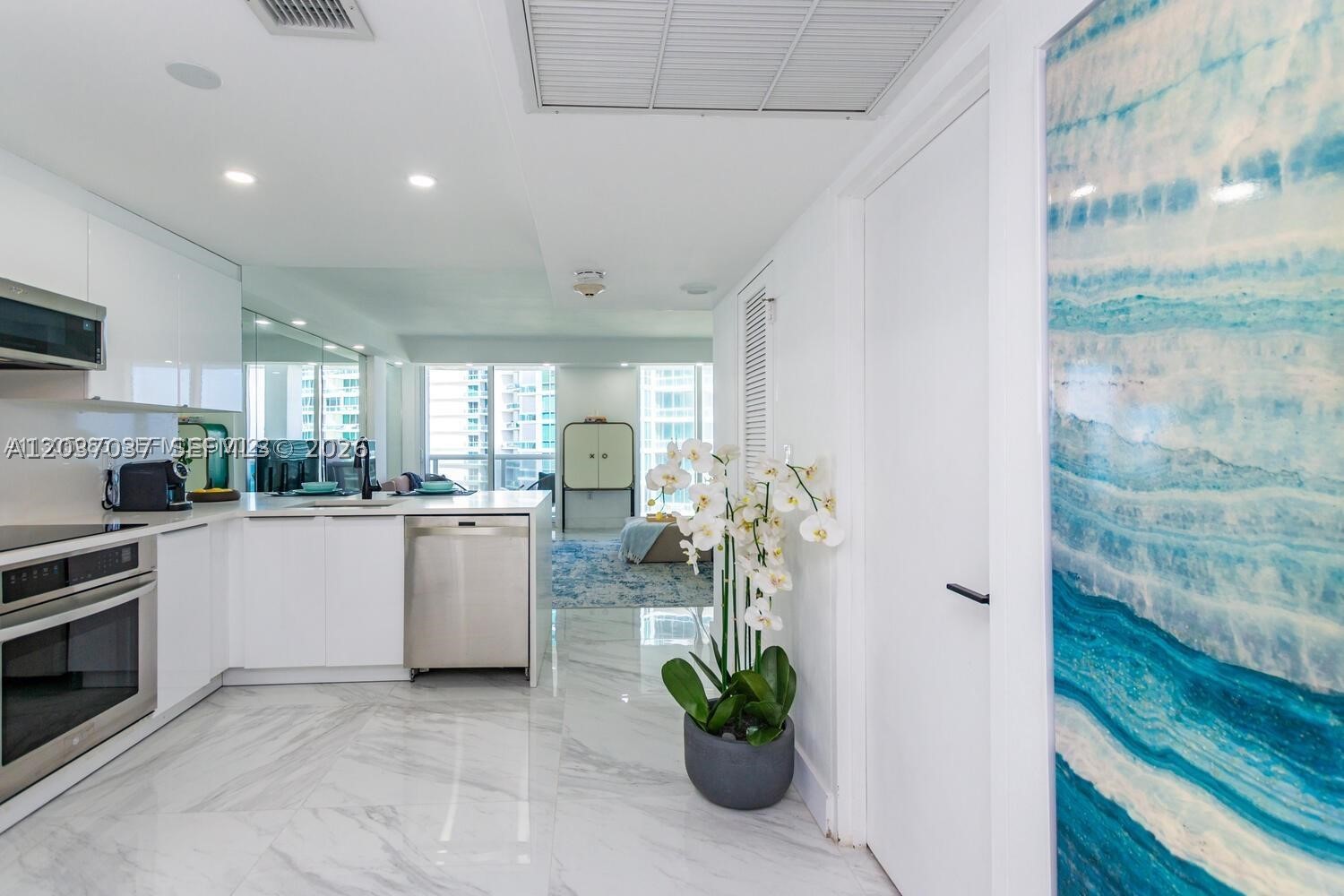 10275 Collins Ave #1404, Bal Harbour FL 33154