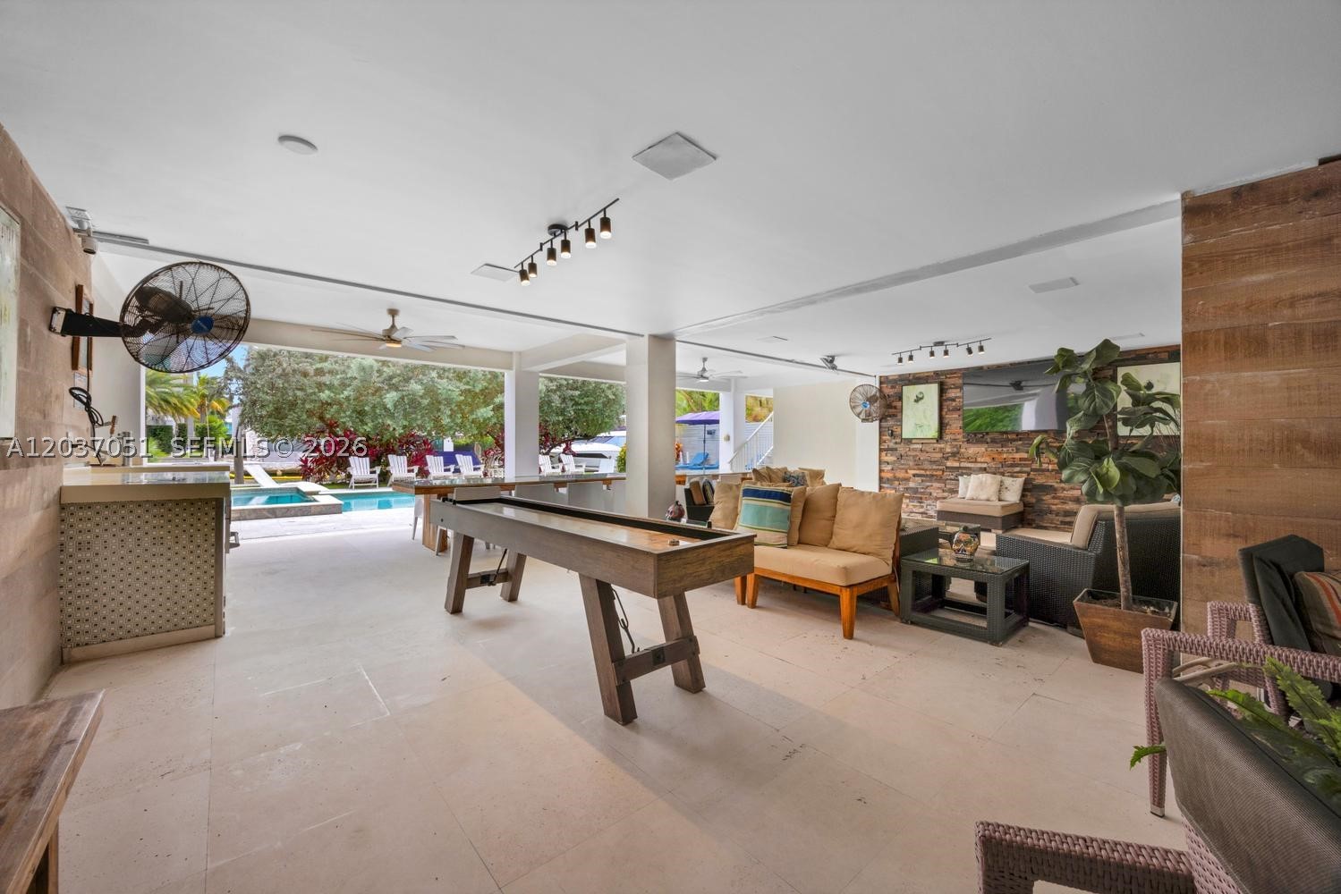 1076 NE Little River Dr, Miami FL 33138