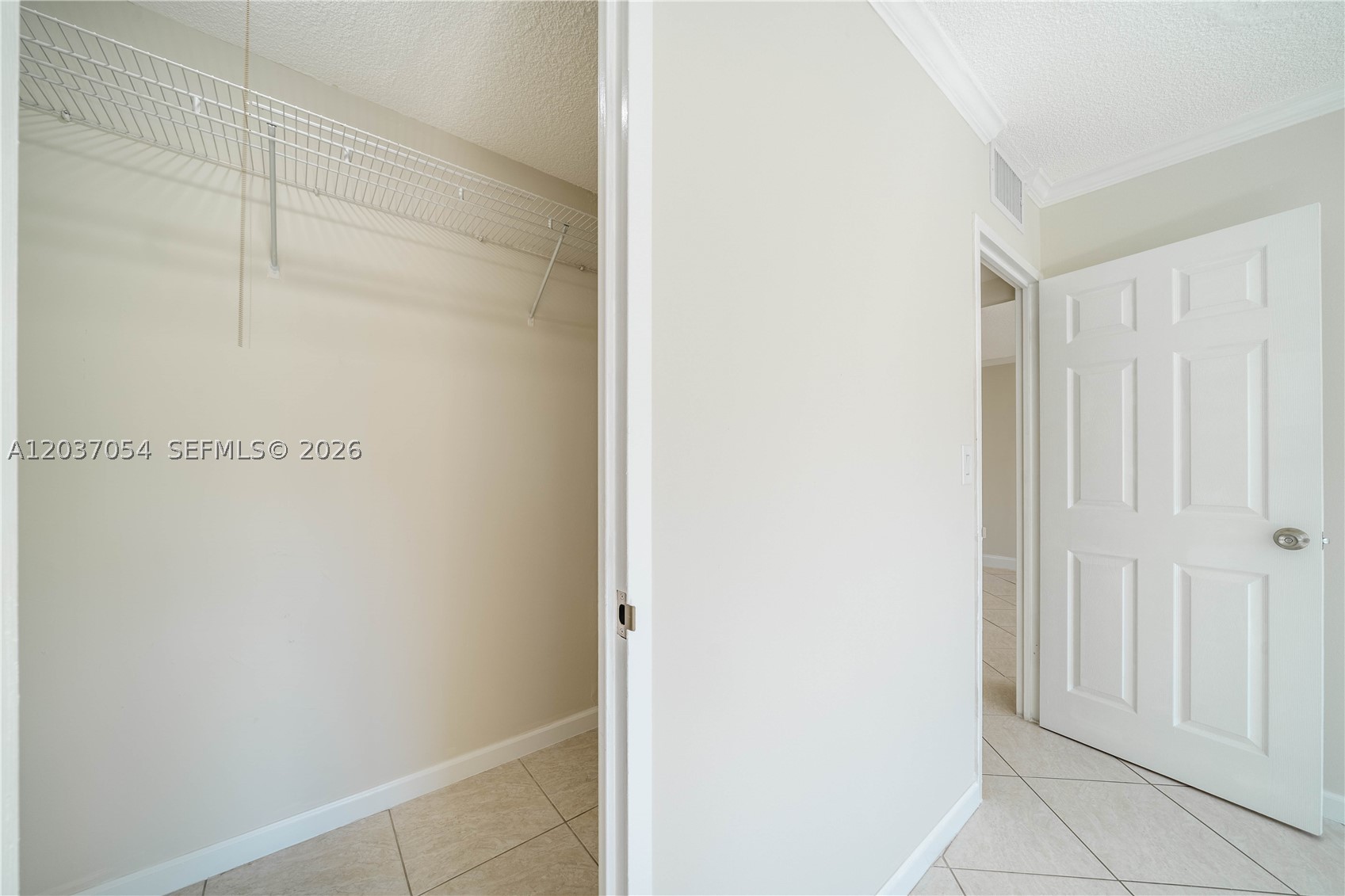 2555 NE 11th St #310, Fort Lauderdale FL 33304