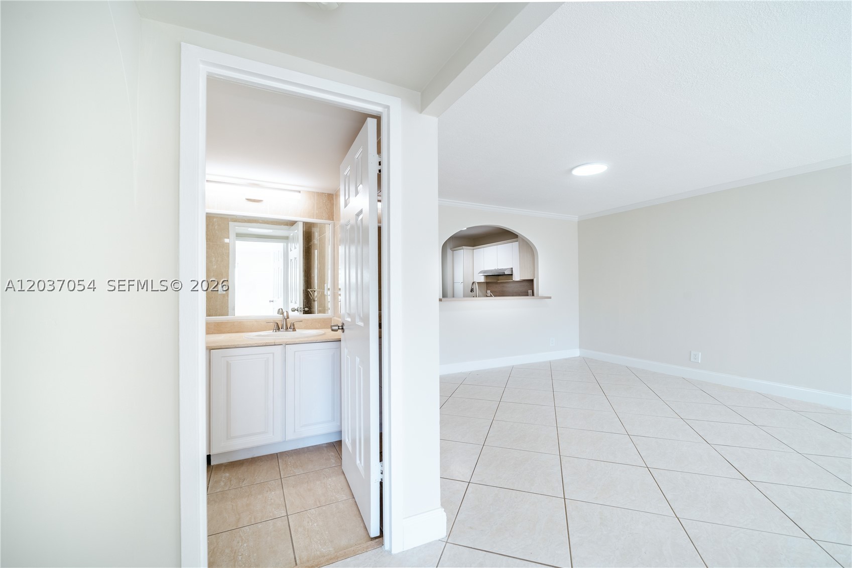 2555 NE 11th St #310, Fort Lauderdale FL 33304