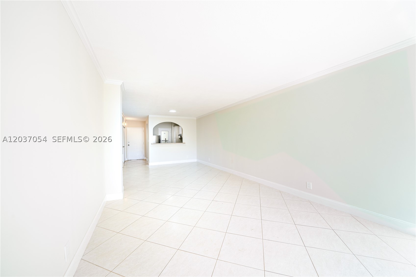 2555 NE 11th St #310, Fort Lauderdale FL 33304