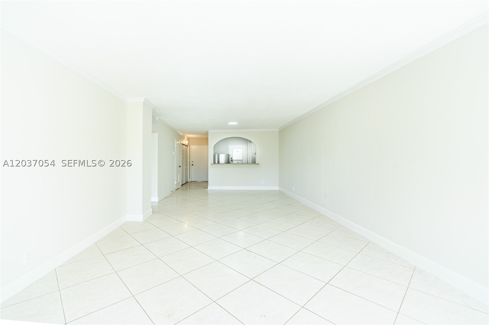 2555 NE 11th St #310, Fort Lauderdale FL 33304