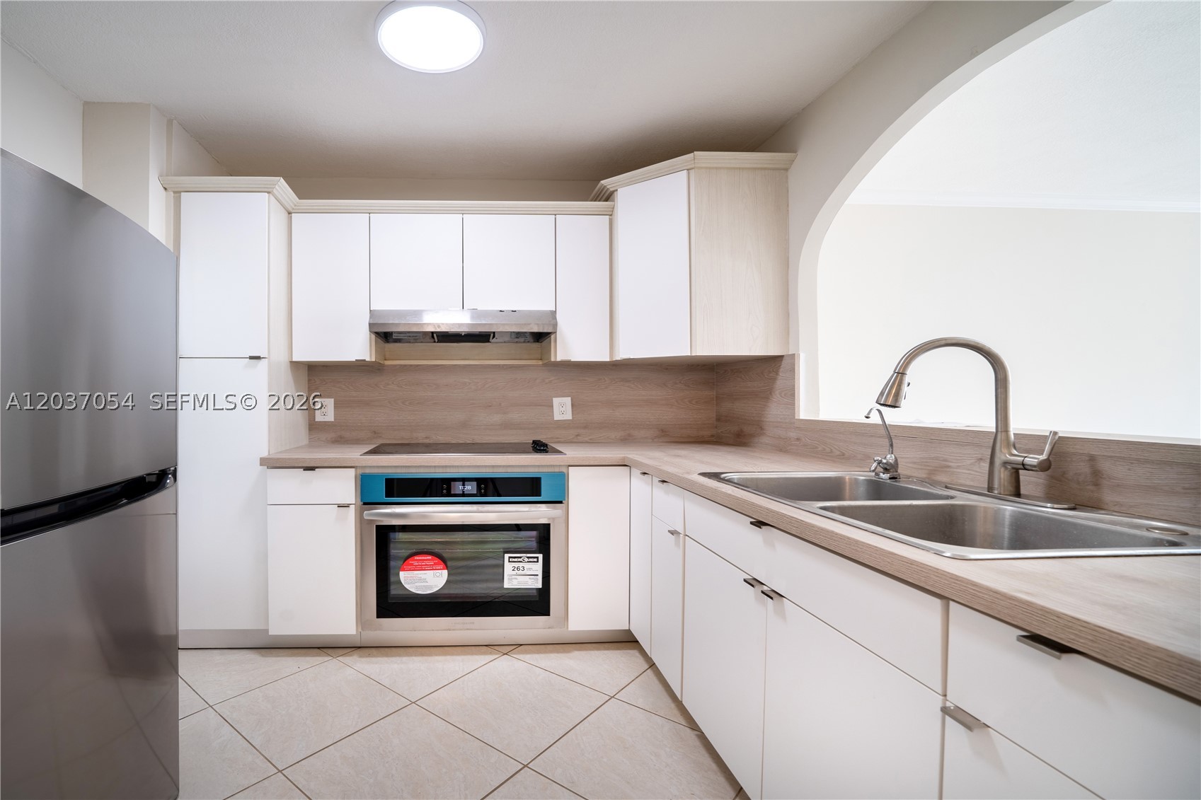 2555 NE 11th St #310, Fort Lauderdale FL 33304