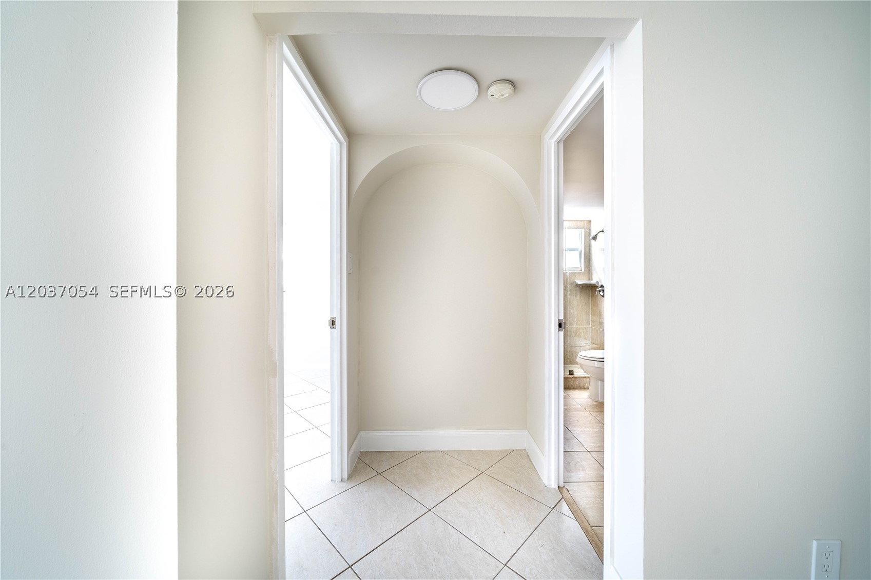 2555 NE 11th St #310, Fort Lauderdale FL 33304