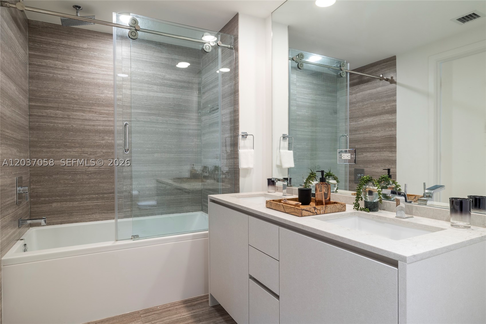 1010 Brickell Ave #4311, Miami FL 33131