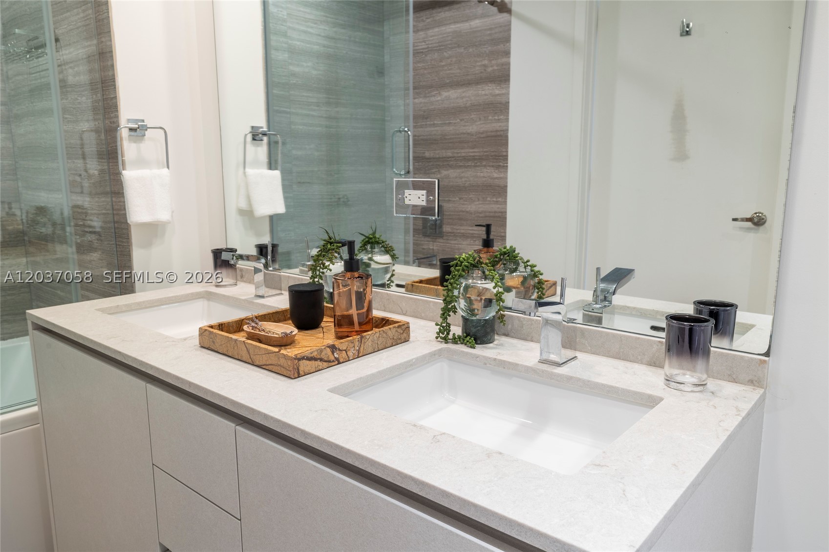 1010 Brickell Ave #4311, Miami FL 33131