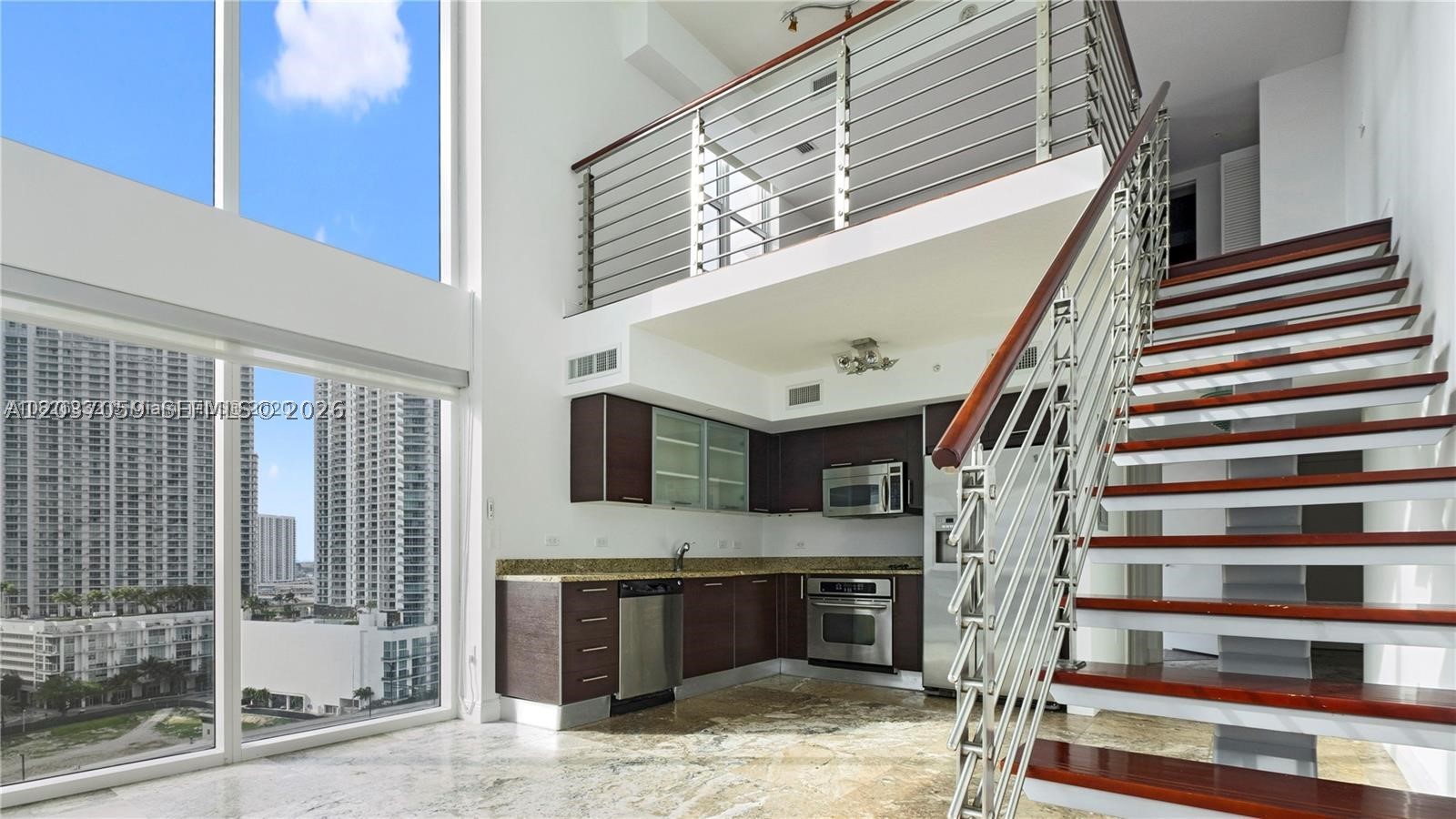 41 SE 5th St #1016, Miami FL 33131