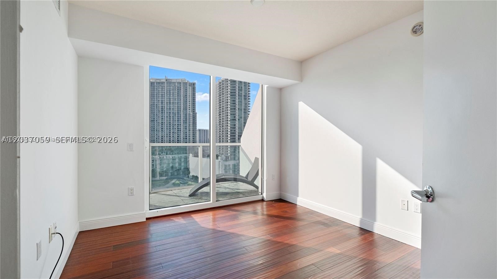 41 SE 5th St #1016, Miami FL 33131