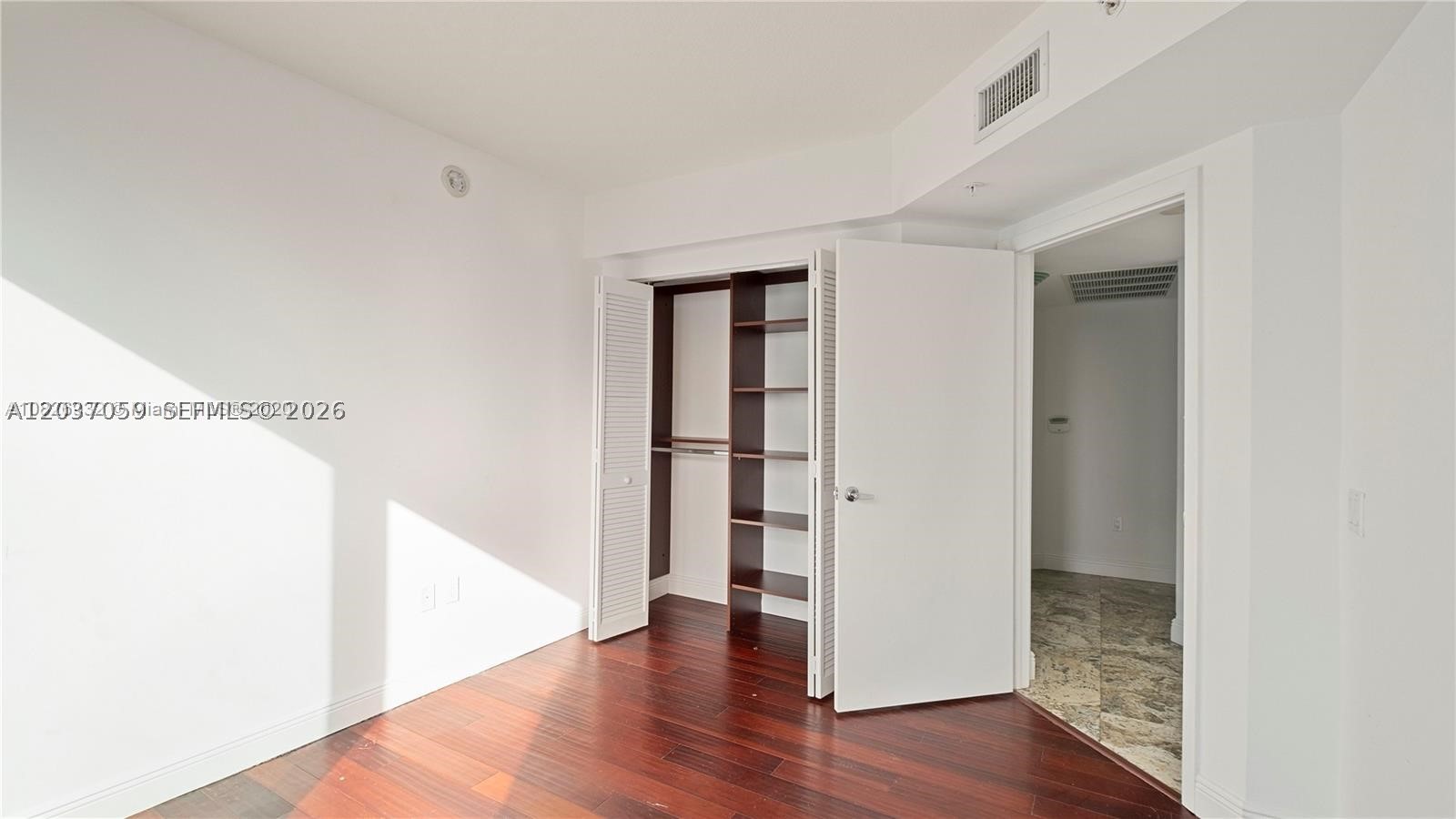 41 SE 5th St #1016, Miami FL 33131