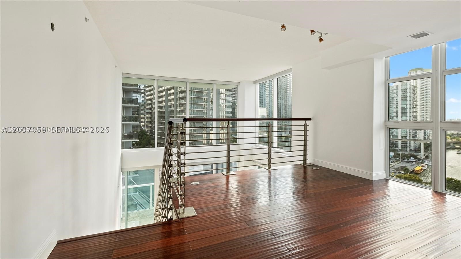 41 SE 5th St #1016, Miami FL 33131