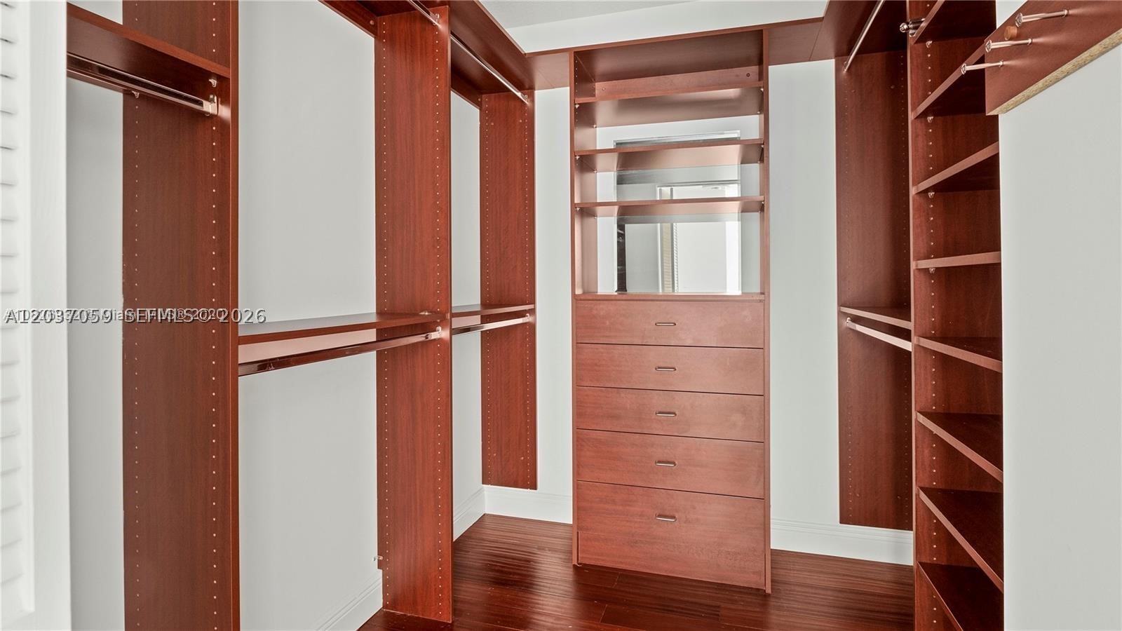 41 SE 5th St #1016, Miami FL 33131