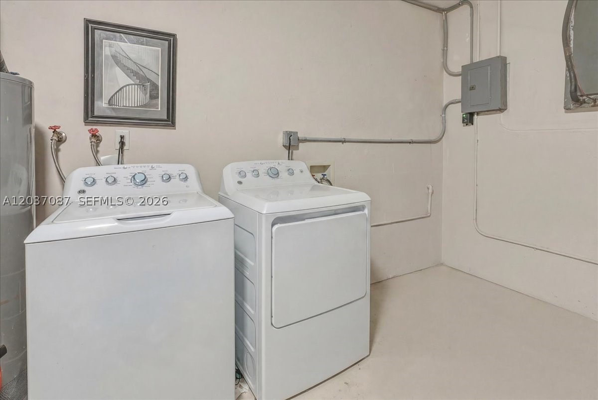 8580 NW 20th Ct, Sunrise FL 33322