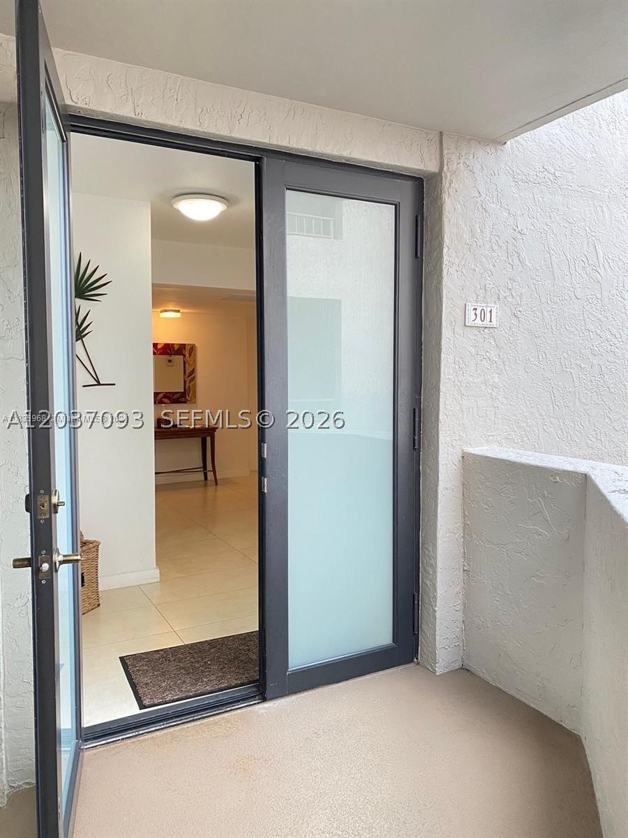 181 Crandon Blvd #301, Key Biscayne FL 33149