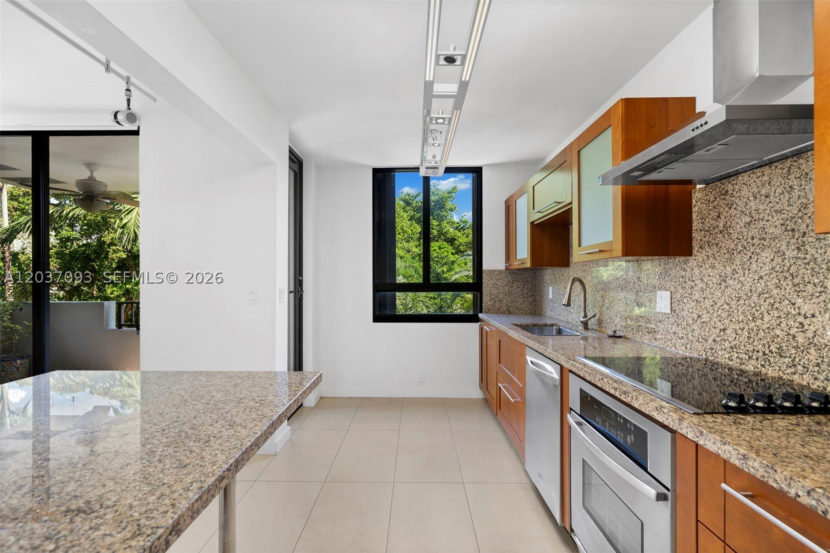 181 Crandon Blvd #301, Key Biscayne FL 33149