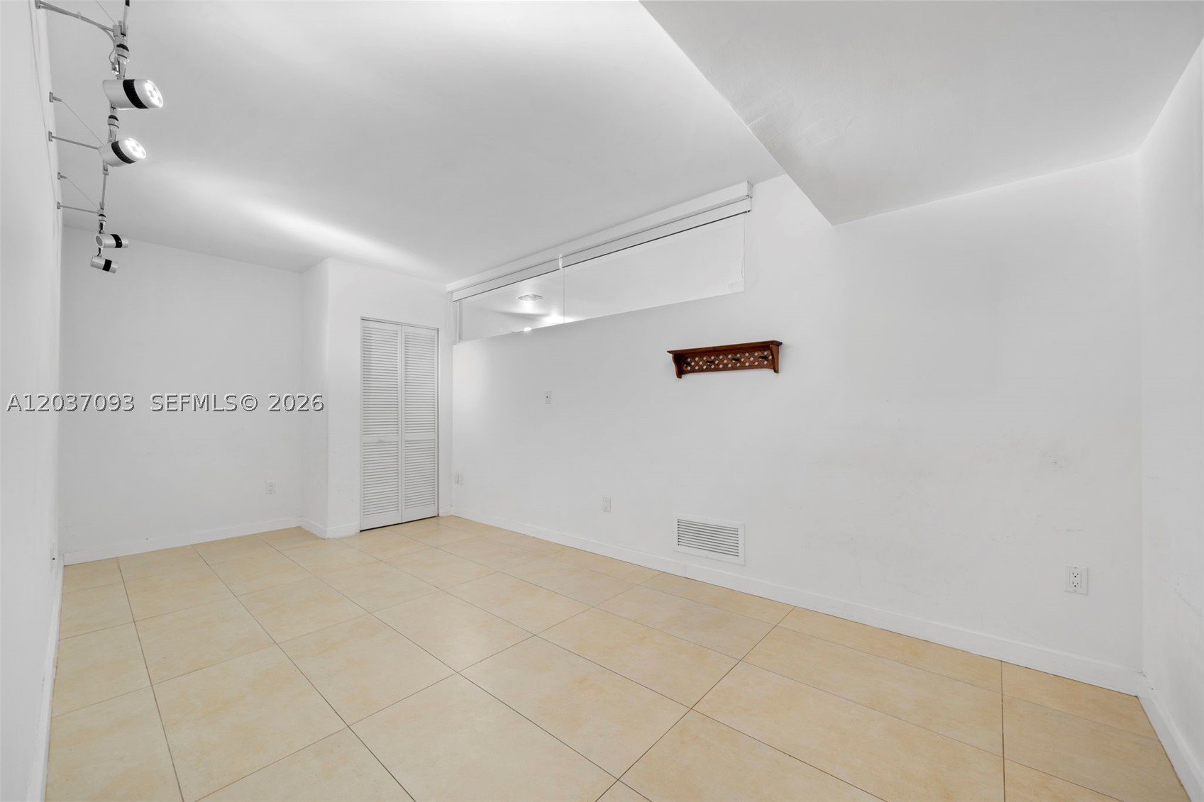 181 Crandon Blvd #301, Key Biscayne FL 33149