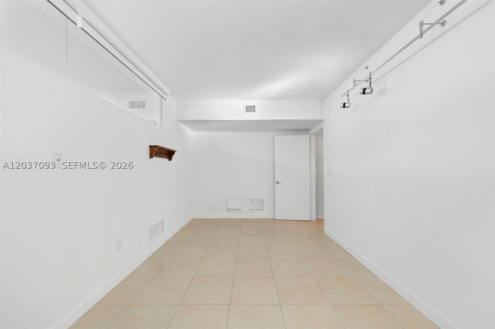 181 Crandon Blvd #301, Key Biscayne FL 33149