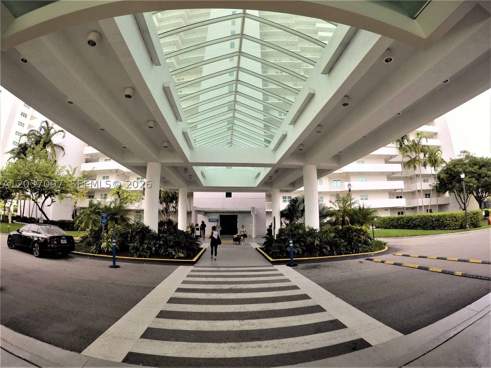 14951 Royal Oaks Ln #1001, North Miami FL 33181
