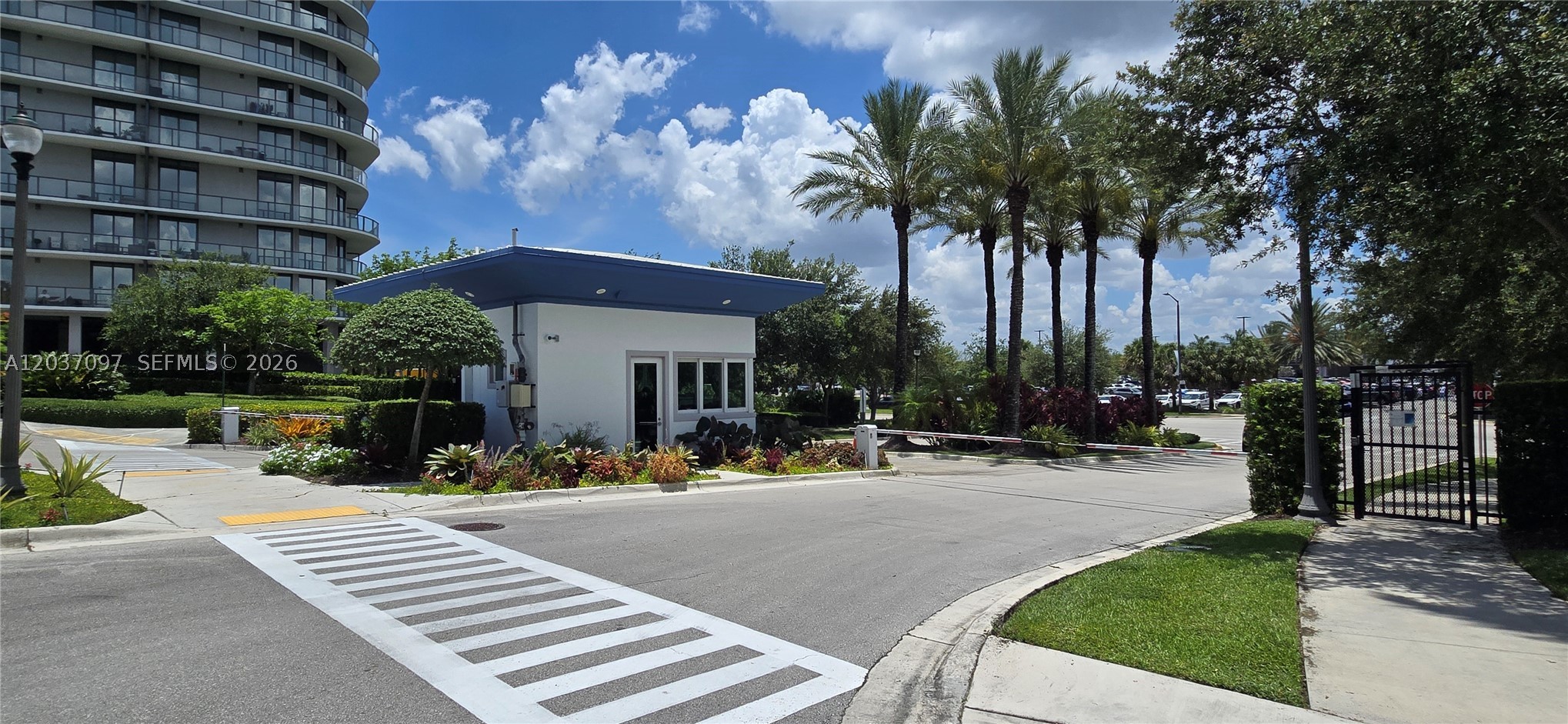 14951 Royal Oaks Ln #1001, North Miami FL 33181