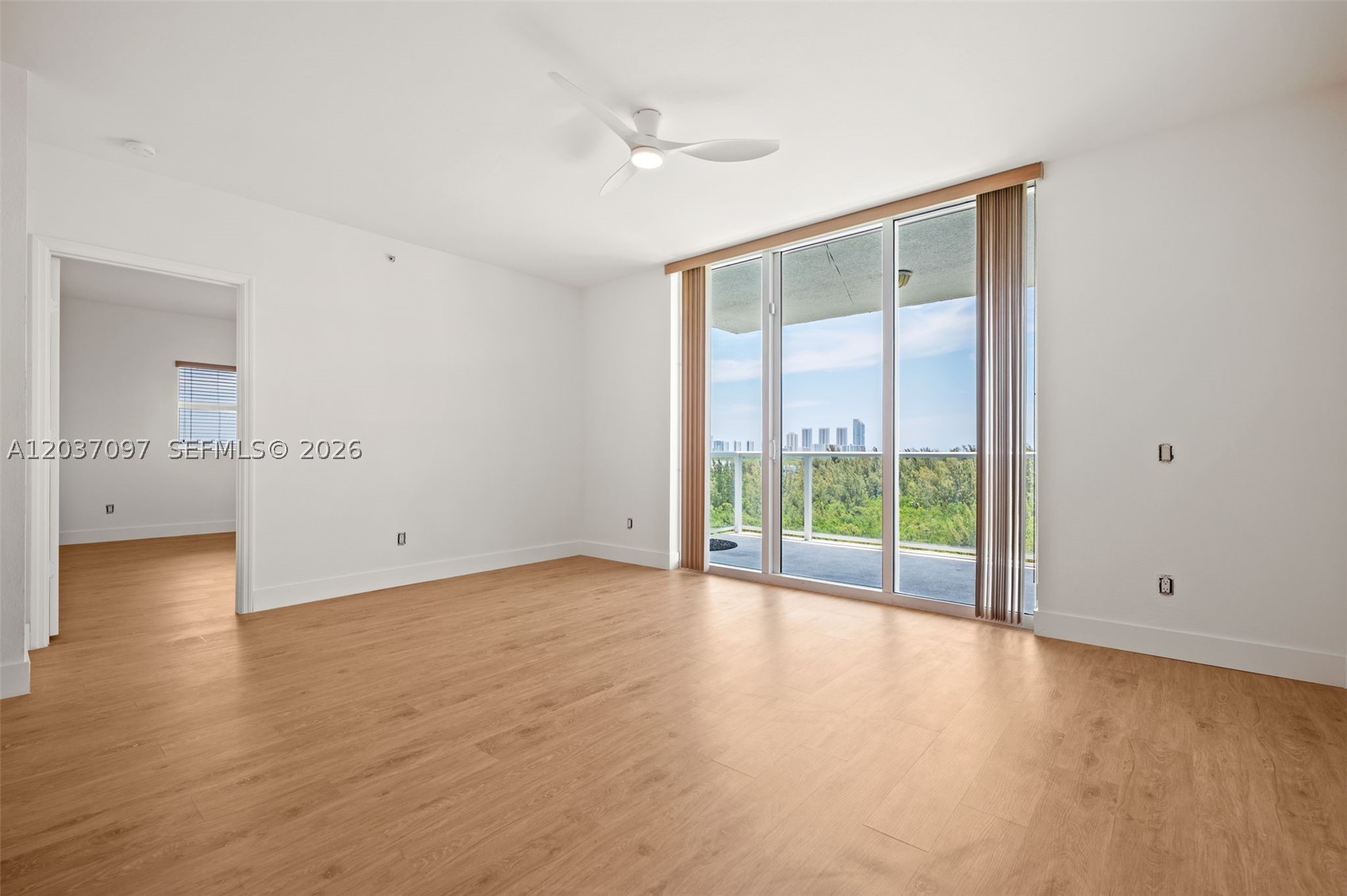 14951 Royal Oaks Ln #1001, North Miami FL 33181