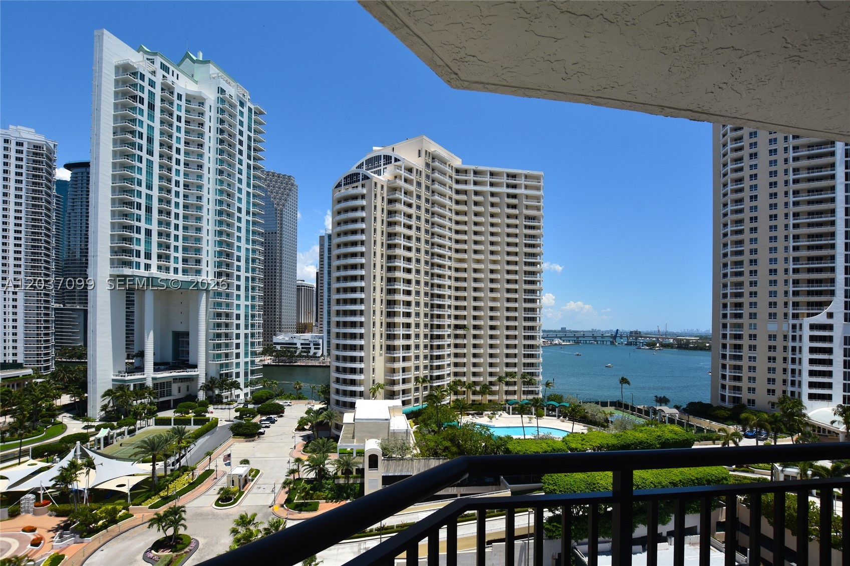 540 Brickell Key Dr #1513, Miami FL 33131