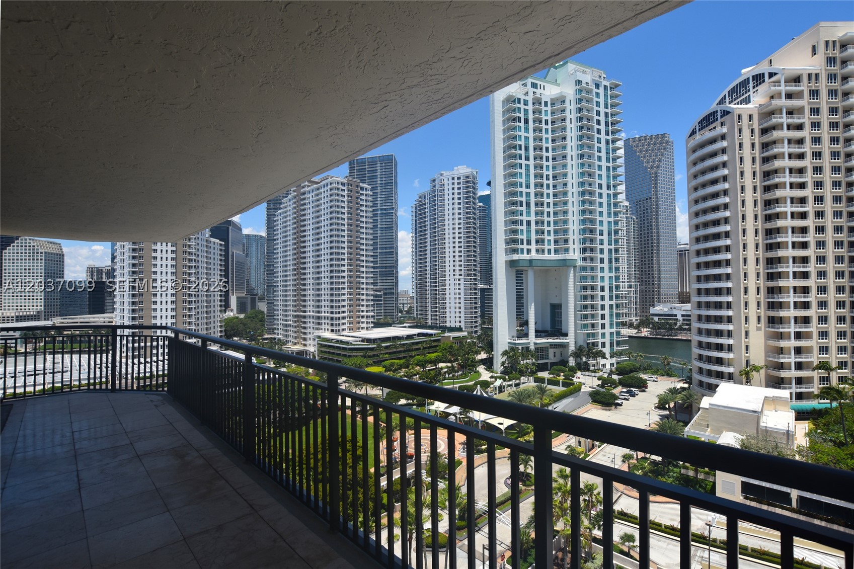 540 Brickell Key Dr #1513, Miami FL 33131