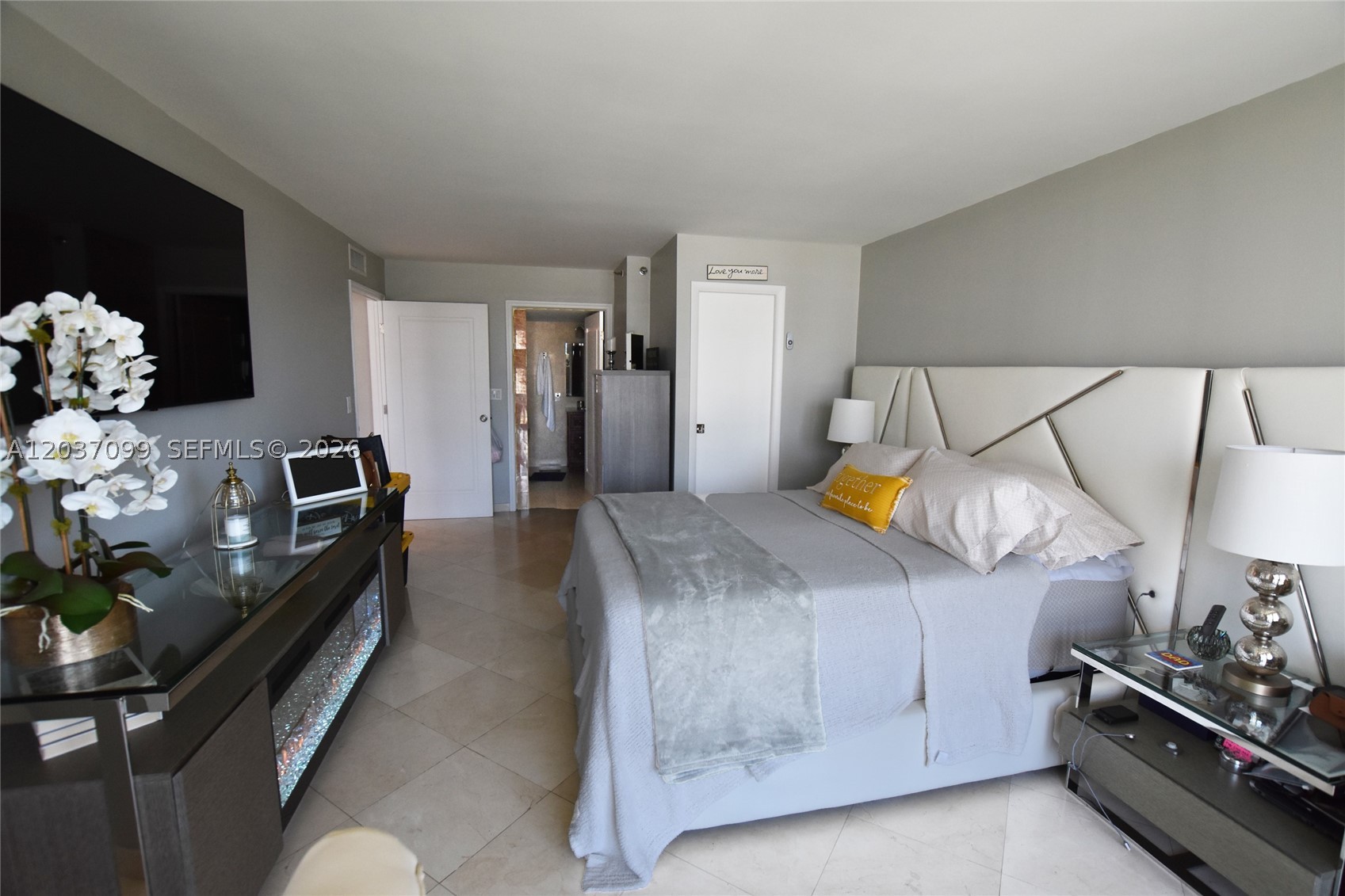 540 Brickell Key Dr #1513, Miami FL 33131