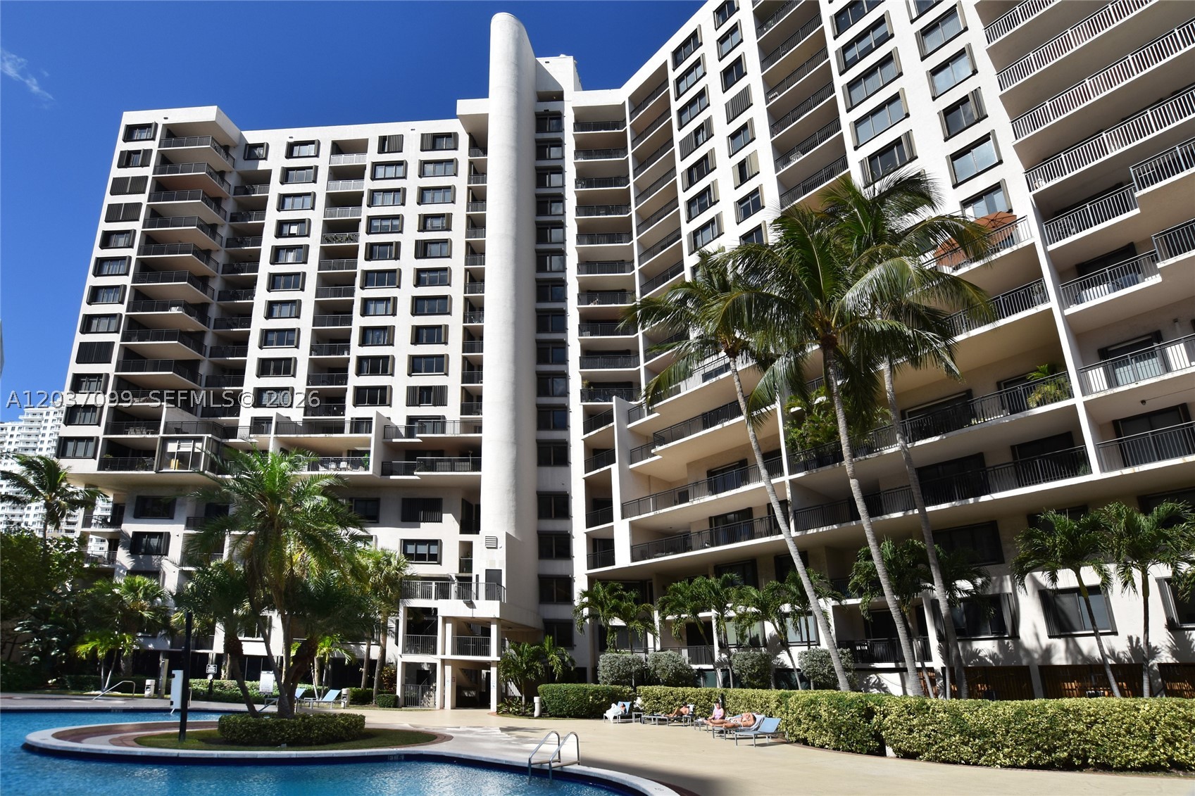 540 Brickell Key Dr #1513, Miami FL 33131