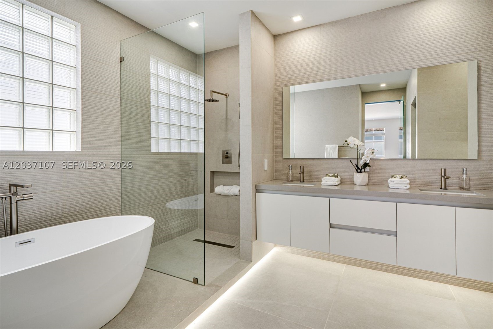 21156 NE 33rd Ave, Aventura FL 33180
