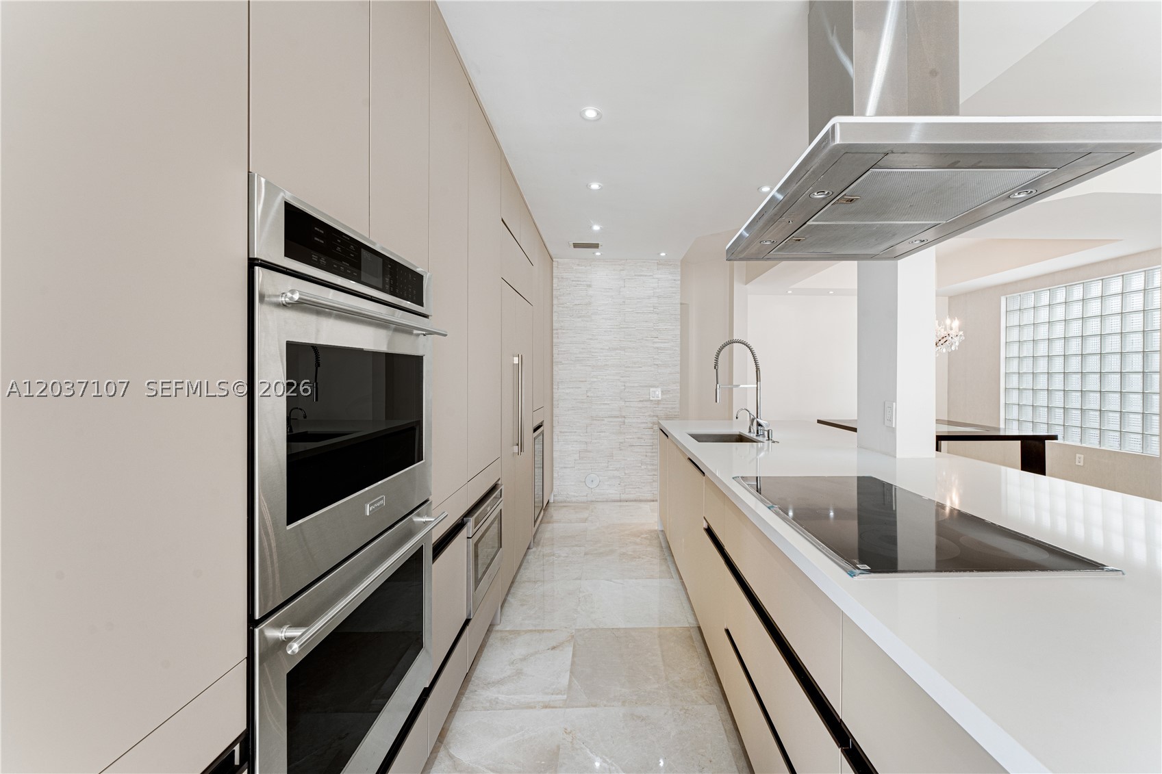 21156 NE 33rd Ave, Aventura FL 33180