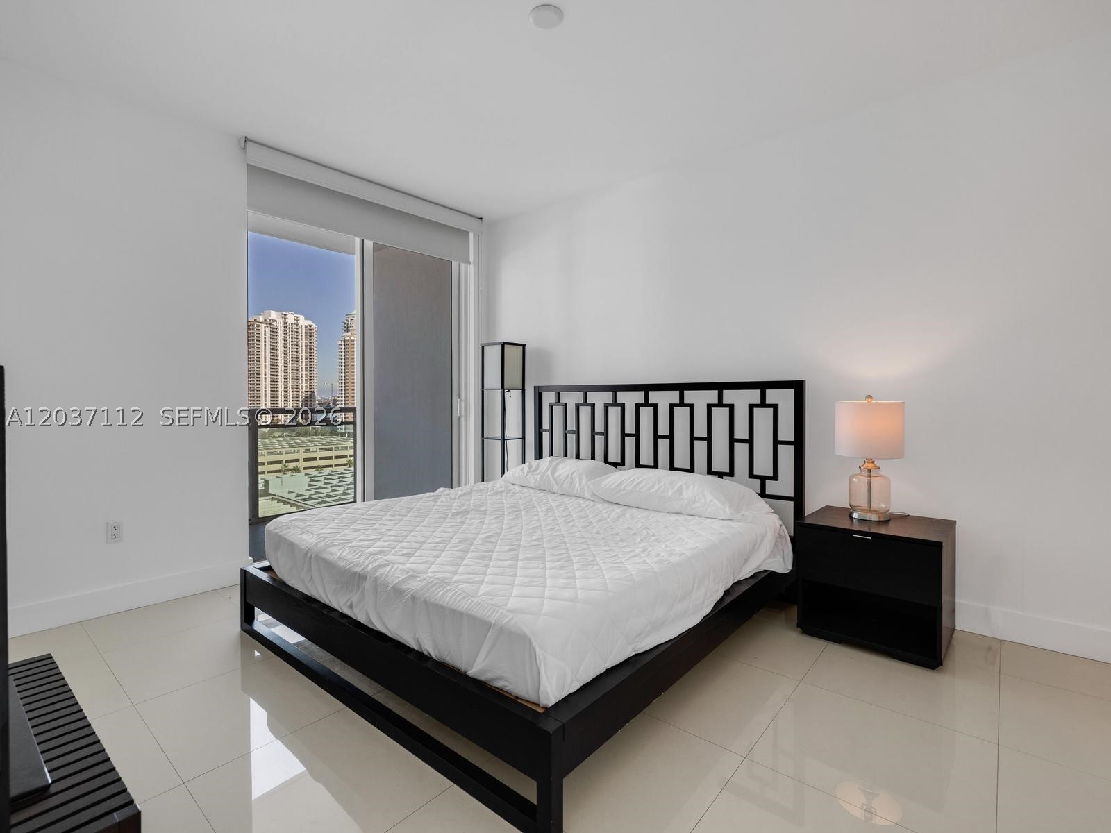 950 Brickell Bay Dr #1404, Miami FL 33131