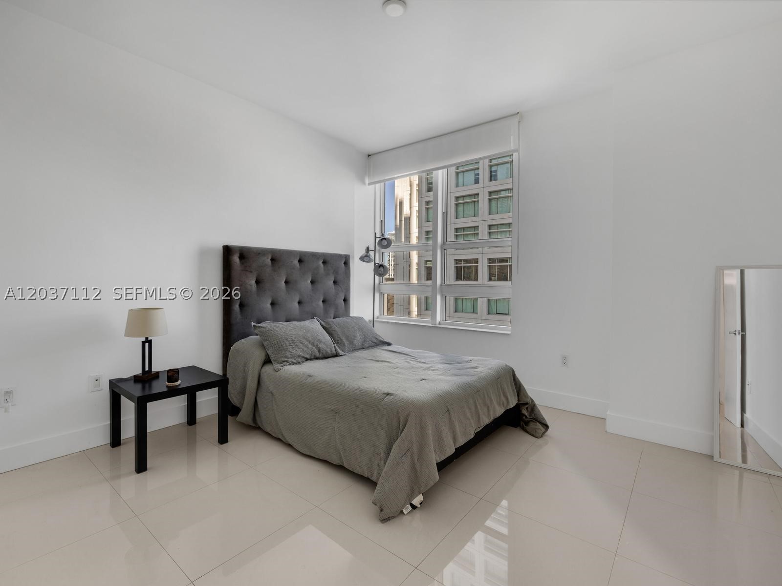 950 Brickell Bay Dr #1404, Miami FL 33131