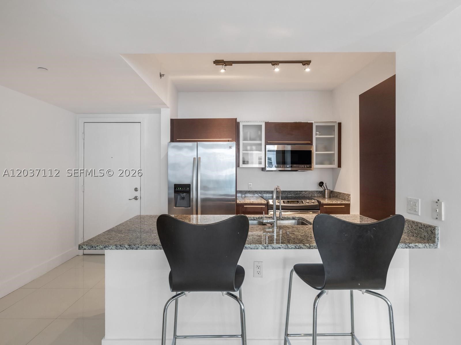 950 Brickell Bay Dr #1404, Miami FL 33131