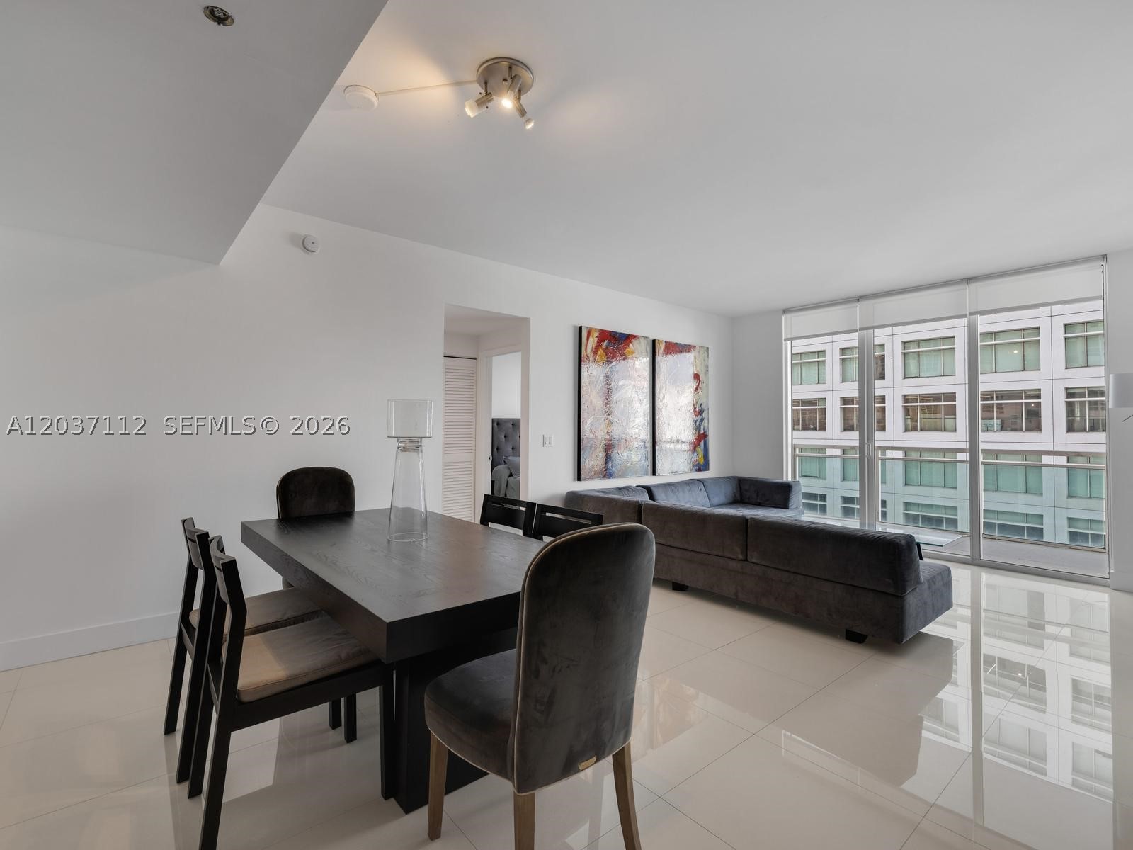 950 Brickell Bay Dr #1404, Miami FL 33131