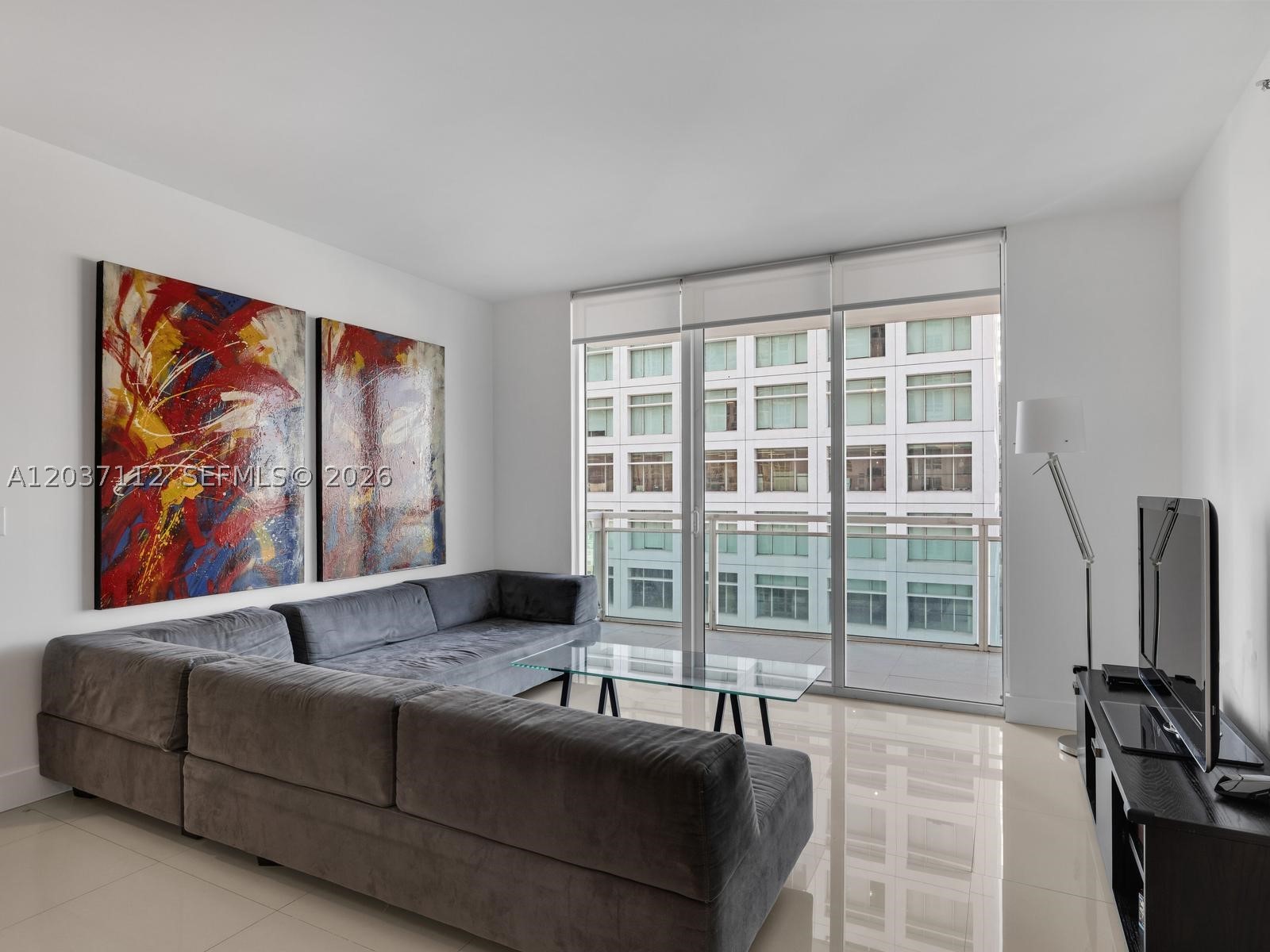 950 Brickell Bay Dr #1404, Miami FL 33131